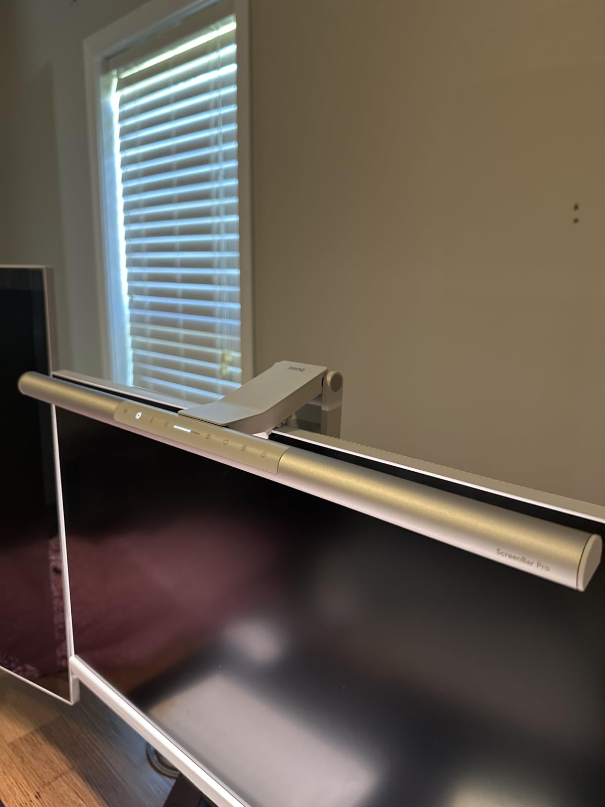 BenQ ScreenBar Pro LED Monitor Light Bar - Ultrawide Lighting, Motion Sensor, Adjustable Brightness/Color Temperature, Eye-Care USB-C Monitor lamp, No Glare, Space-Saving, Curved Monitors, Black Customer Review BenQ ScreenBar Pro LED Monitor Light Bar - Ultrawide Lighting, Motion Sensor, Adjustable Brightness/Color Temperature, Eye-Care USB-C Monitor lamp, No Glare, Space-Saving, Curved Monitors, Black - Customer Photo 1