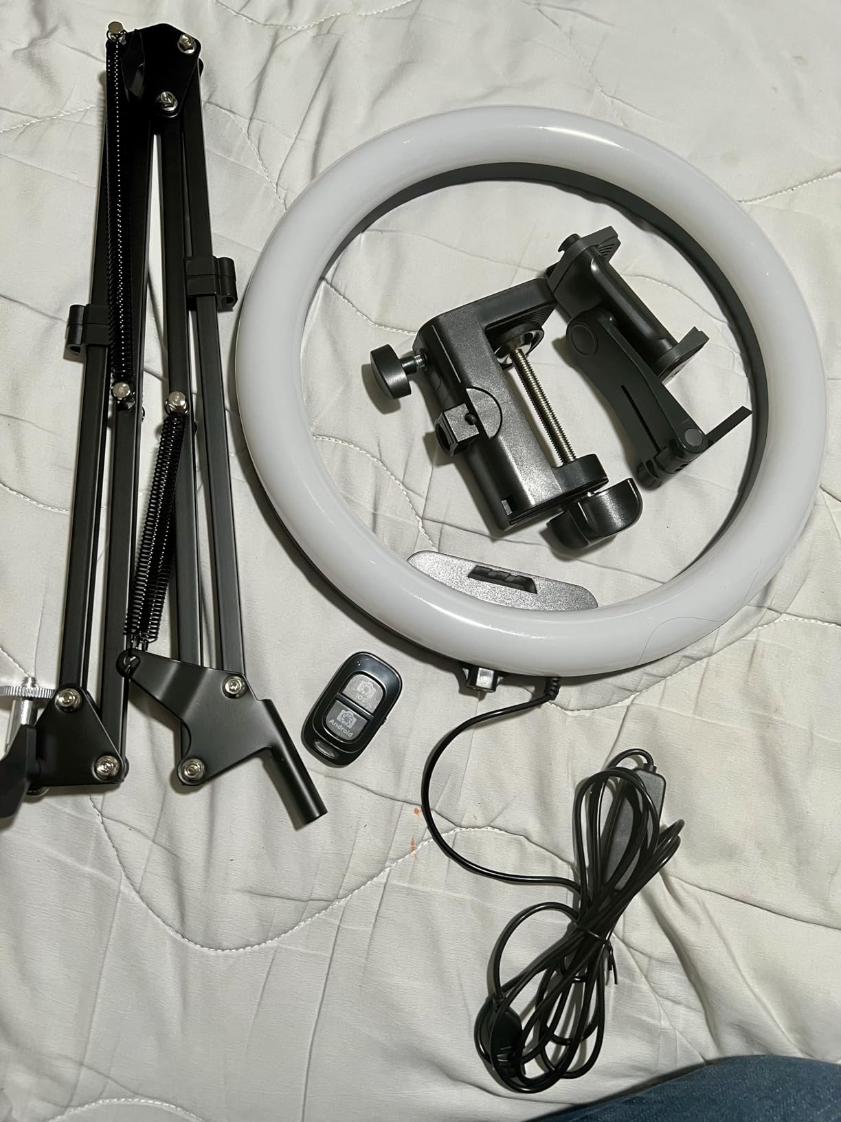 UBeesize 12'' Ring Light with Overhead Phone Mount, LED Selfie Light with Stand and Phone Holder for iPhone and Laptop, Desk Light for Video Recording, Zoom Meeting, Live Streaming, Tiktok, YouTube Customer Review UBeesize 12'' Ring Light with Overhead Phone Mount, LED Selfie Light with Stand and Phone Holder for iPhone and Laptop, Desk Light for Video Recording, Zoom Meeting, Live Streaming, Tiktok, YouTube - Customer Photo 1