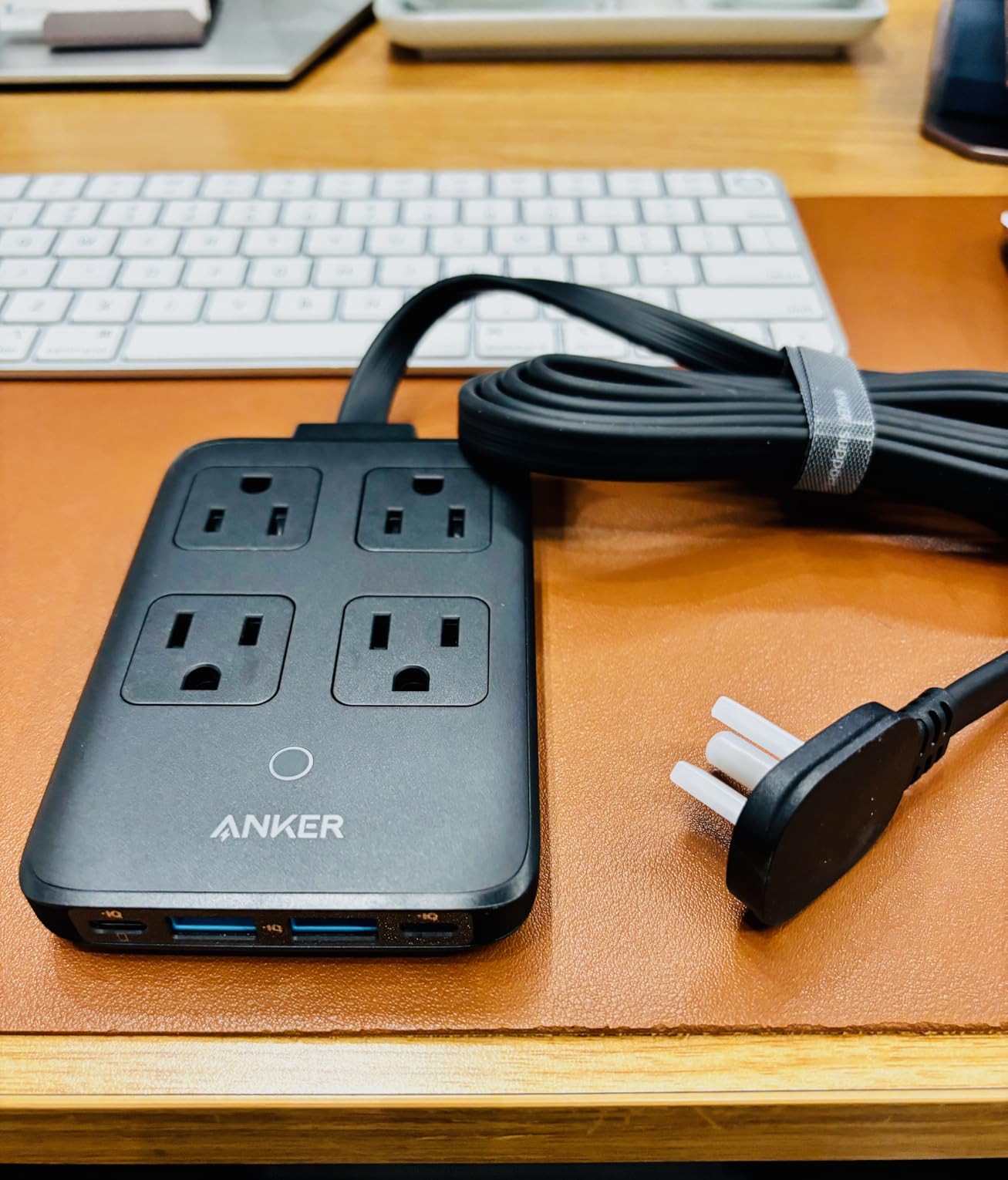 Anker Charging Station, 20W Max 8-in-1 USB-C Power Strip for iPhone 15/14 and MacBook Air/Pro, 5 ft Thin Cord with 4 AC, 2 USB-A, and 2 USB-C Ports, Fast Charging Desktop Charger for Travel, Office - Customer Photo 2