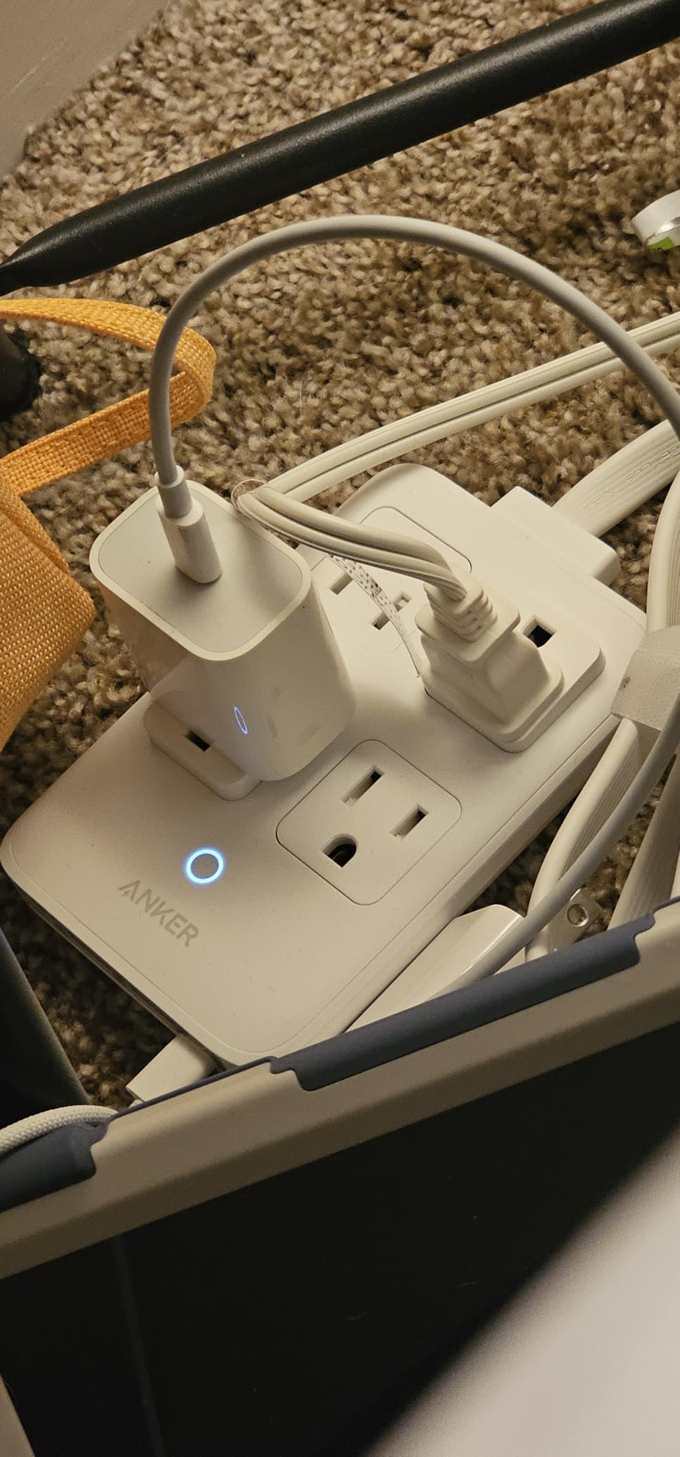 Anker Charging Station, 20W Max 8-in-1 USB-C Power Strip for iPhone 15/14 and MacBook Air/Pro, 5 ft Thin Cord with 4 AC, 2 USB-A, and 2 USB-C Ports, Fast Charging Desktop Charger for Travel, Office - Customer Photo 4