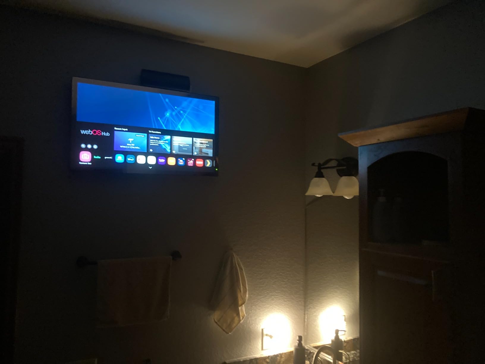 elecsung 22inch Smart Mirror Bathroom TV webOS 1080P Waterproof with Integrated HDTV(ATSC) Tuner, Built-in Alexa, Speakers, Wi-Fi and Bluetooth,SS215U22-A016 Model 2025 - Customer Photo 2