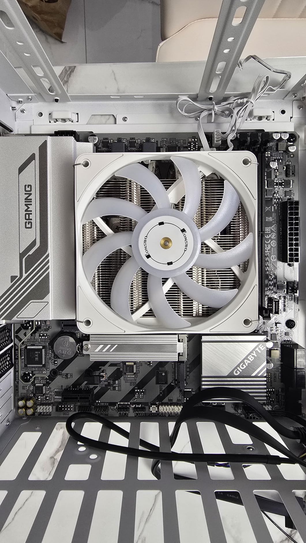 GIGABYTE B650M Gaming Plus WiFi AM5 LGA 1718 AMD B650 M-ATX, DDR5, PCIe 4.0 M.2, PCIe 4.0, USB 3.2 Gen 1 Type-C, Wi-Fi 6E, 2.5GbE LAN - Customer Photo 1