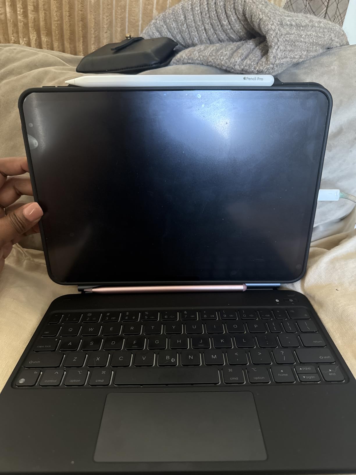 iPad Pro 11-Inch (M4): Built for Apple Intelligence, Ultra Retina XDR Display, 256GB, 12MP Front/Back Camera, LiDAR Scanner, Wi-Fi 6E + 5G Cellular, All-Day Battery Life — Space Black - Customer Photo 1