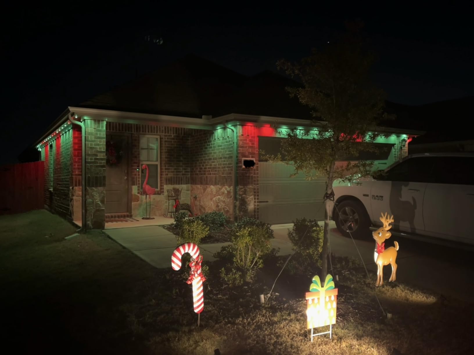 eufy Permanent Outdoor Lights E22, 100ft with 60 Triple-LED Lights, Smart RGBWW for Christmas, Daily and Holiday, IP67 Waterproof, AI Lighting Themes for Christmas Decorations, Links with Cameras - Customer Photo 1
