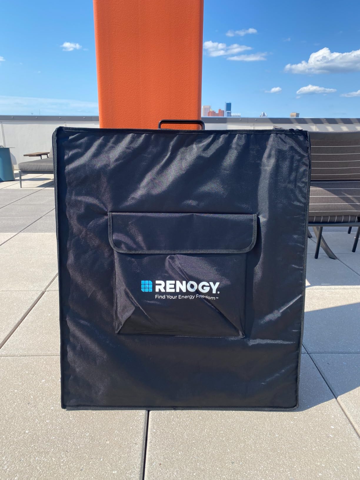 Renogy 400W Portable Solar Panel Suitcase, 23% High Efficiency Foldable Solar Charger for Power Station, Durable for Decades, with Sturdy Kickstands, IP67 Waterproof for RV Camping Off-Grid Blackouts - Customer Photo 2