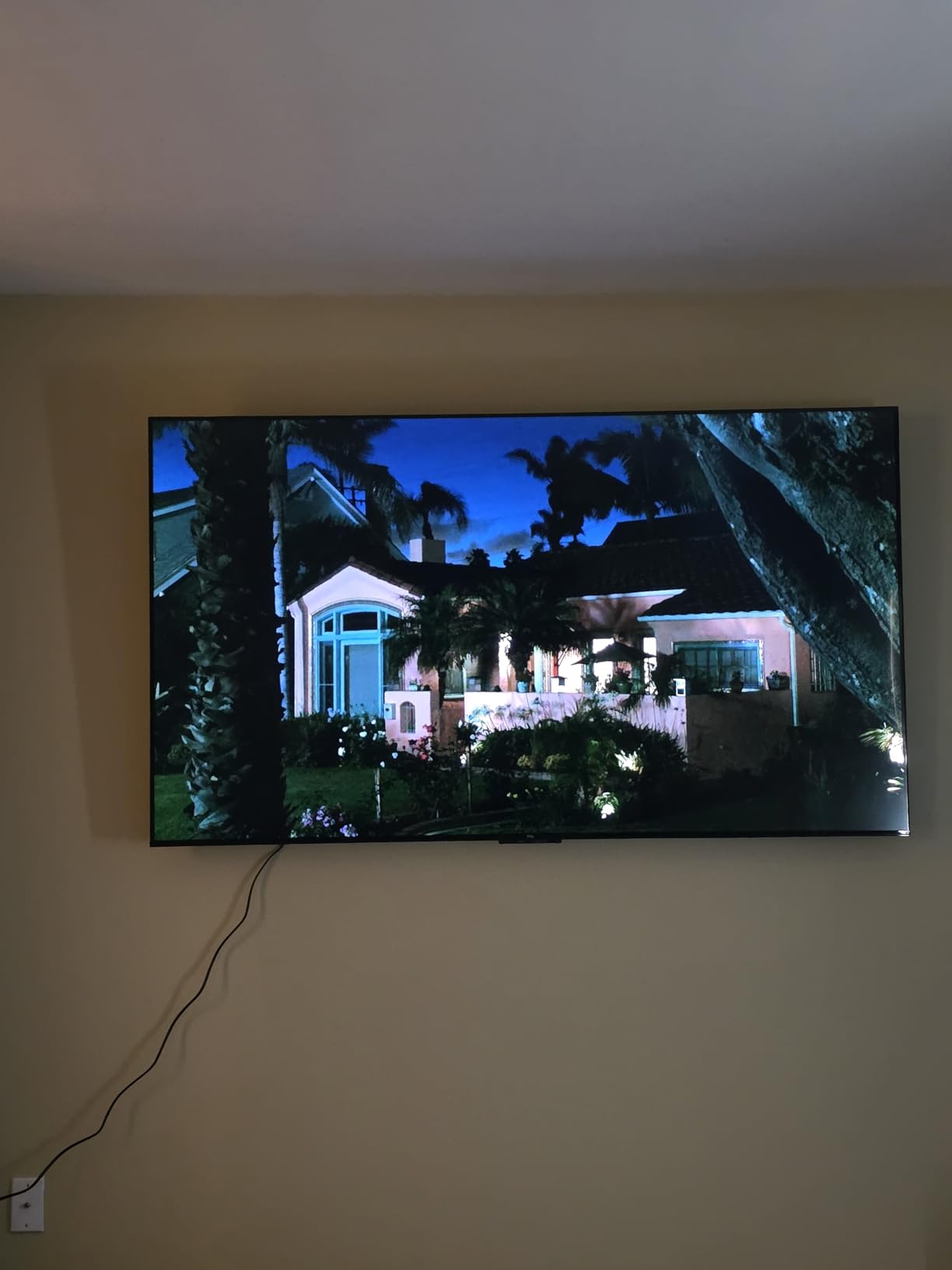 TCL 55-Inch Class S5 UHD 4K LED Smart TV with Fire TV (55S551F, 2024 Model), Dolby Vision, HDR PRO+, Dolby Atmos, Alexa Built-in with Voice Remote, Apple AirPlay 2 Compatibility, Streaming Television Customer Review TCL 55-Inch Class S5 UHD 4K LED Smart TV with Fire TV (55S551F, 2024 Model), Dolby Vision, HDR PRO+, Dolby Atmos, Alexa Built-in with Voice Remote, Apple AirPlay 2 Compatibility, Streaming Television - Customer Photo 2