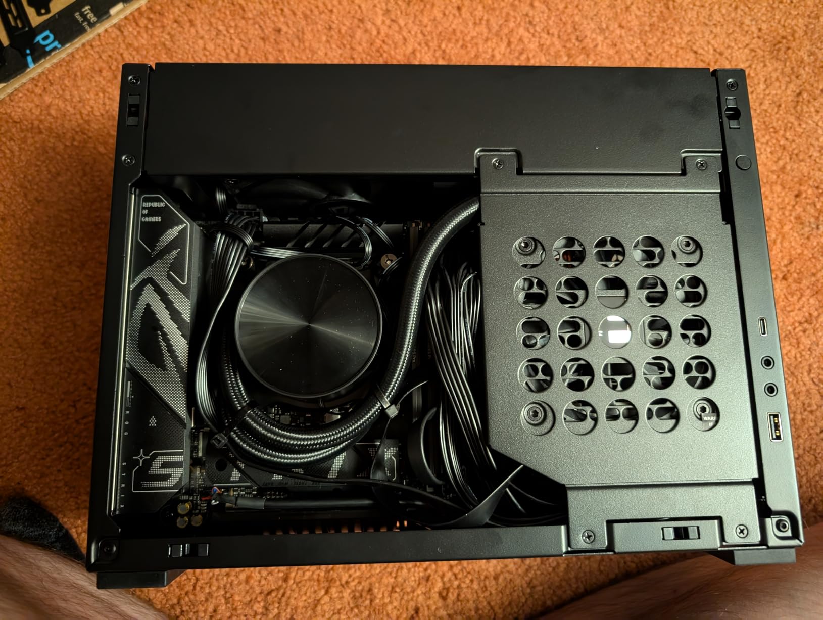 Lian Li A3-mATX-26.3L Micro Form Factor Chassis-Flexible Power Supply Installation-No Fans Included-Supports 360mm AIO-Modularity Design-For M-ATX and ITX Motherboard-DAN Collaboration-Black (A3X.US) Customer Review Lian Li A3-mATX-26.3L Micro Form Factor Chassis-Flexible Power Supply Installation-No Fans Included-Supports 360mm AIO-Modularity Design-For M-ATX and ITX Motherboard-DAN Collaboration-Black (A3X.US) - Customer Photo 3