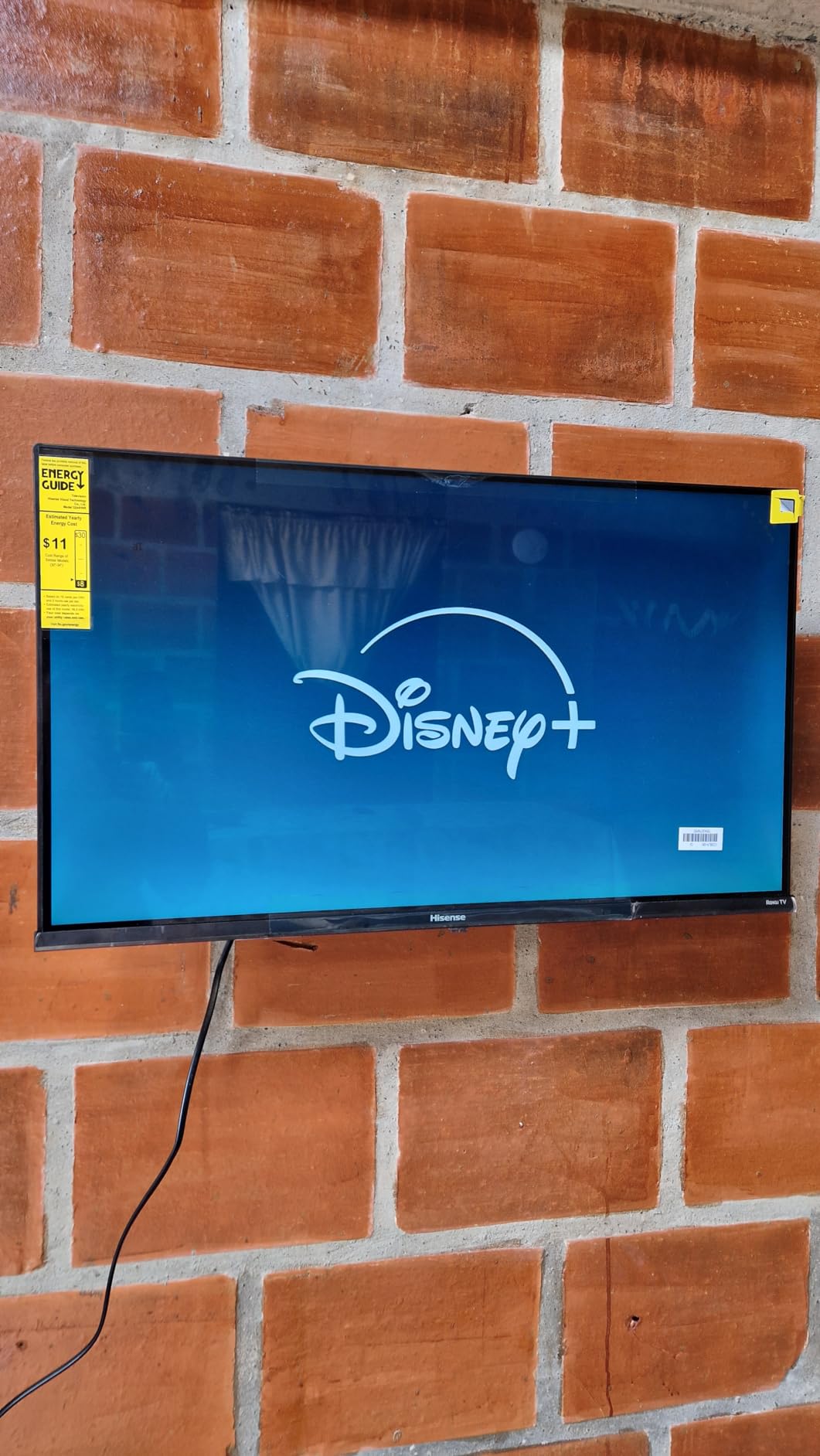 Hisense 32-Inch Class A4 Series HD 720p Smart Roku TV with Alexa Compatibility (32A4HNR) - Dolby Audio, Slim Bezel Design, Google Assistant customer photo 2