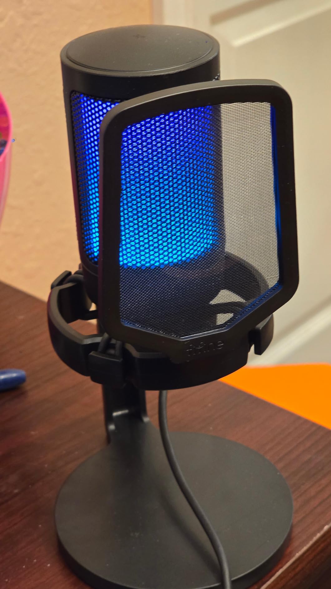 AmpliGame Fifine USB Microphone for PC Gaming, Computer Desktop Streaming Microphone with Mute Button, Gain Knob for Video Podcast, RGB Mic for PS4/PS5, Laptop A6NEO Customer Review AmpliGame Fifine USB Microphone for PC Gaming, Computer Desktop Streaming Microphone with Mute Button, Gain Knob for Video Podcast, RGB Mic for PS4/PS5, Laptop A6NEO - Customer Photo 1