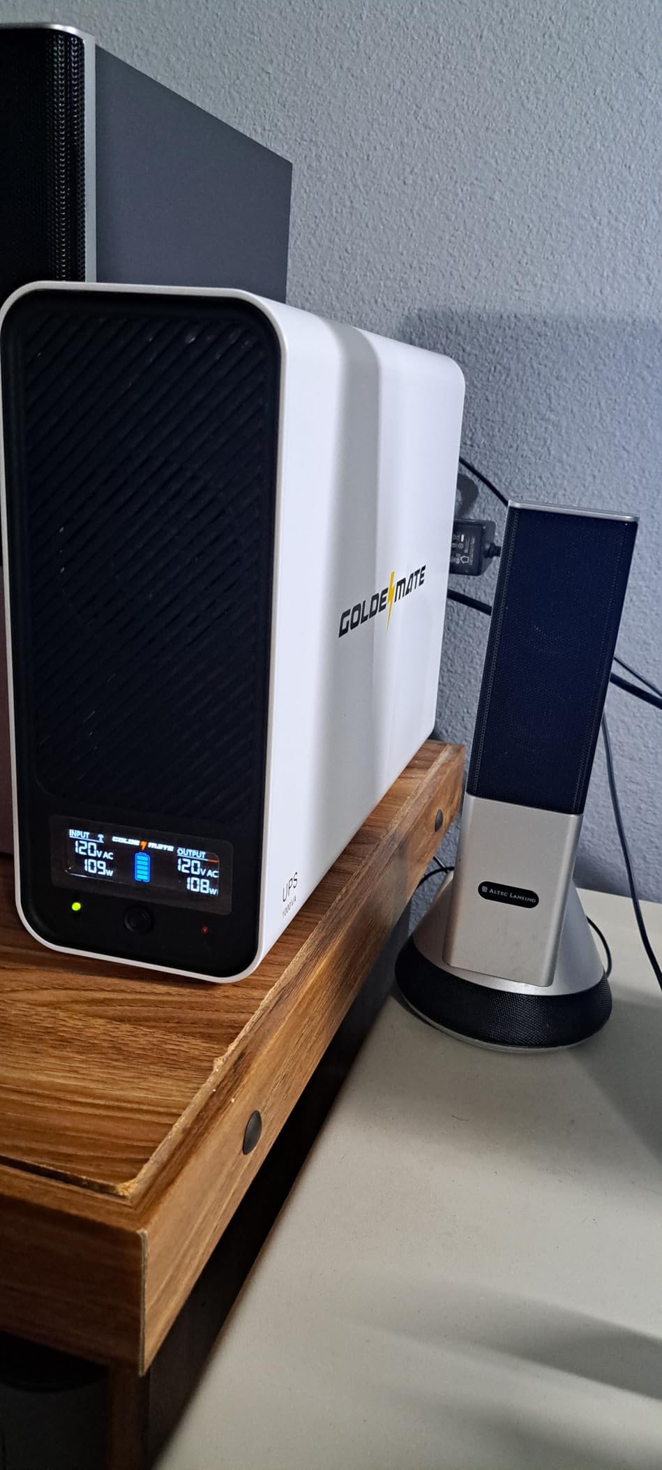 GOLDENMATE 1000VA/800W Lithium UPS Battery Backup and Surge Protector, Backup Battery Power Supply with LiFePO4 Batteries(230.4 Wh), Sinewave UPS System, 10 Years Lifespan, 8 Outlets, LCD Display Customer Review GOLDENMATE 1000VA/800W Lithium UPS Battery Backup and Surge Protector, Backup Battery Power Supply with LiFePO4 Batteries(230.4 Wh), Sinewave UPS System, 10 Years Lifespan, 8 Outlets, LCD Display - Customer Photo 1