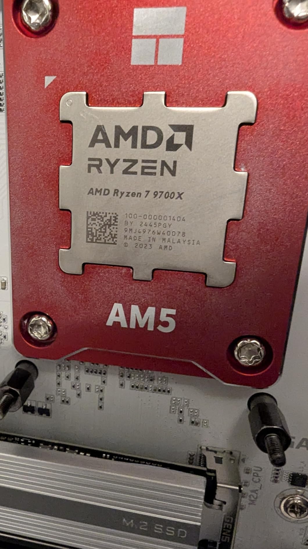 AMD Ryzen 7 9700X 8-Core, 16-Thread Unlocked Desktop Processor customer photo 1