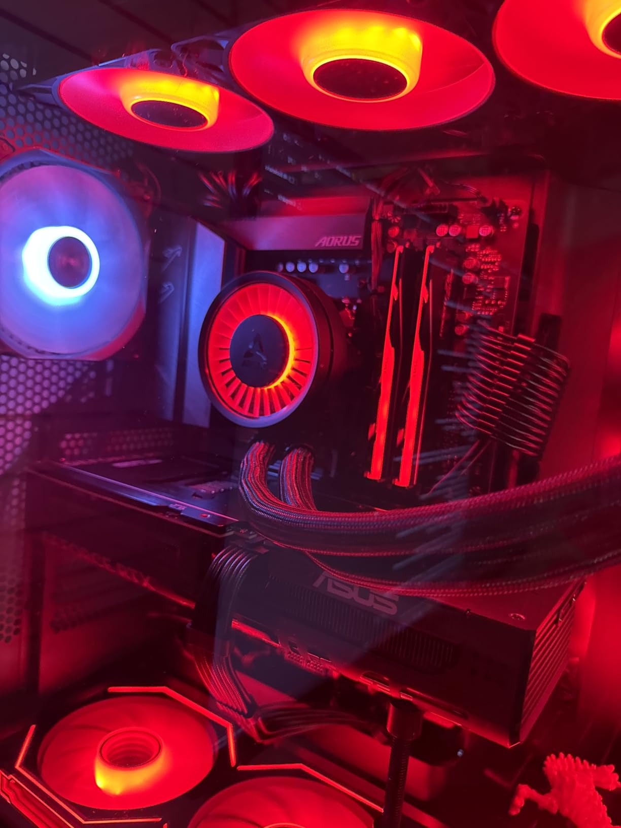 AMD Ryzen™ 7 9700X 8-Core, 16-Thread Unlocked Desktop Processor - Customer Photo 3