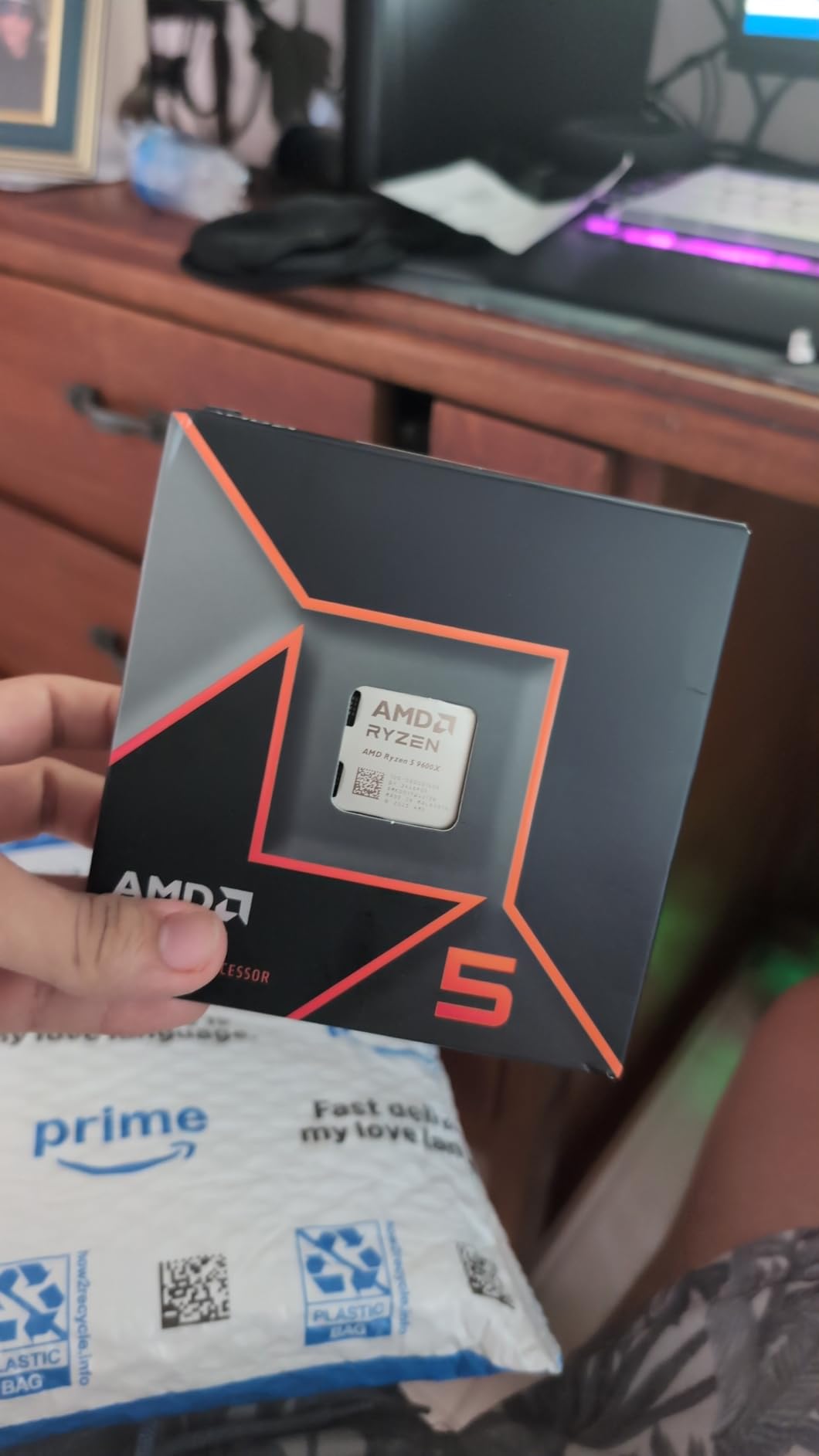 AMD Ryzen™ 5 9600X 6-Core, 12-Thread Unlocked Desktop Processor Customer Review AMD Ryzen™ 5 9600X 6-Core, 12-Thread Unlocked Desktop Processor - Customer Photo 5