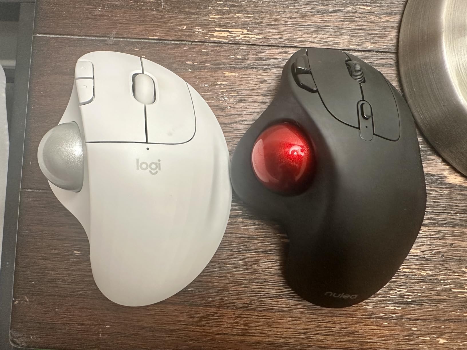 Logitech Ergo M575S Wireless Trackball Mouse, Wireless Ergonomic Mouse with Bluetooth and Encrypted Dongle, Comfortable Thumb Control, Precise and Smooth Tracking, for PC/Mac - Black Silver Ball Customer Review Logitech Ergo M575S Wireless Trackball Mouse, Wireless Ergonomic Mouse with Bluetooth and Encrypted Dongle, Comfortable Thumb Control, Precise and Smooth Tracking, for PC/Mac - Black Silver Ball - Customer Photo 1