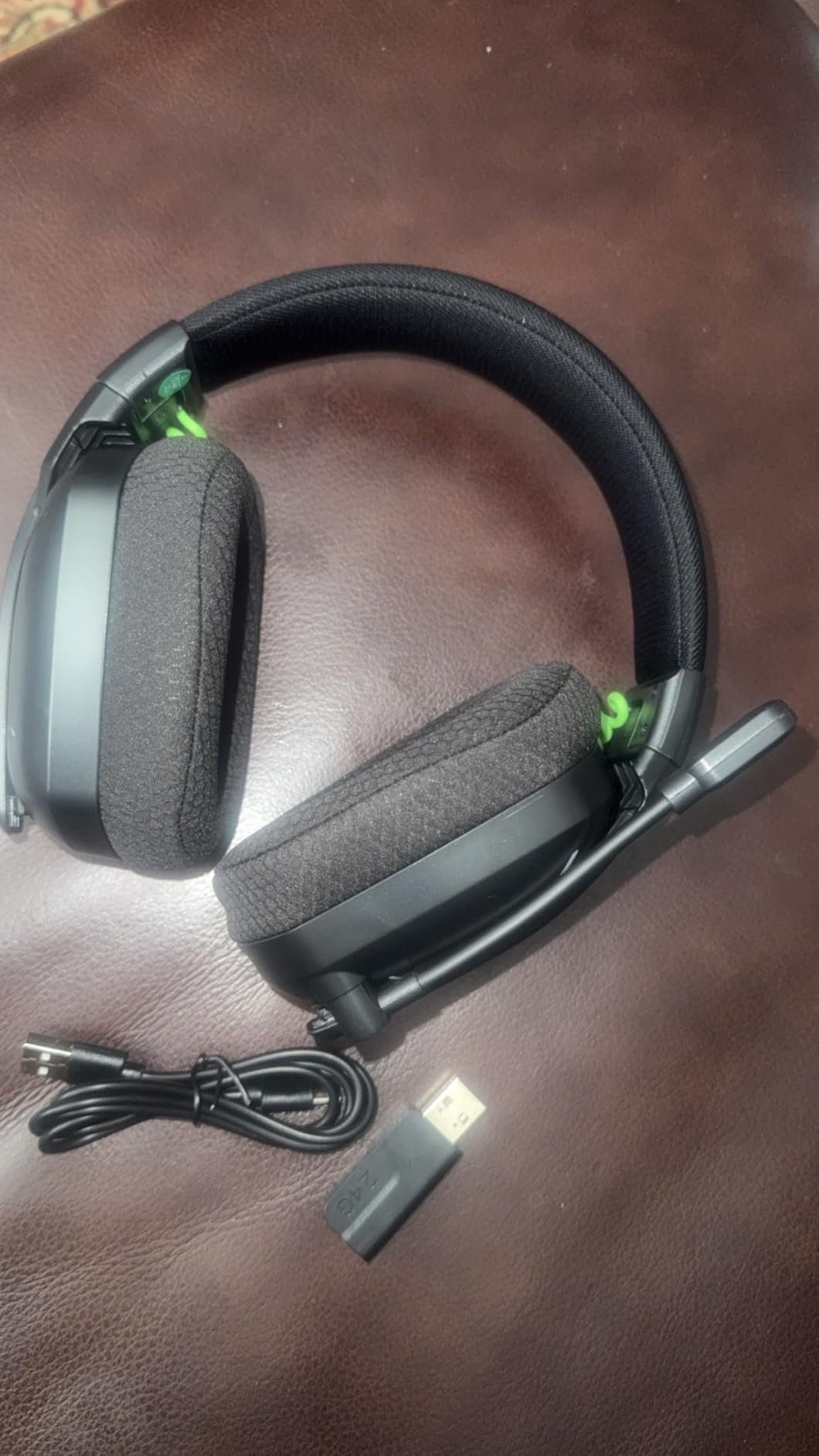 Wireless Gaming Headsets for PC, PS5, PS4, Switch, Mac, 2.4GHz Wireless Gaming Headphone with ENC Noise Canceling Microphone, Bluetooth 5.4, Cool Lighting, 50H Battery, 50mm Drivers Customer Review Wireless Gaming Headsets for PC, PS5, PS4, Switch, Mac, 2.4GHz Wireless Gaming Headphone with ENC Noise Canceling Microphone, Bluetooth 5.4, Cool Lighting, 50H Battery, 50mm Drivers - Customer Photo 1
