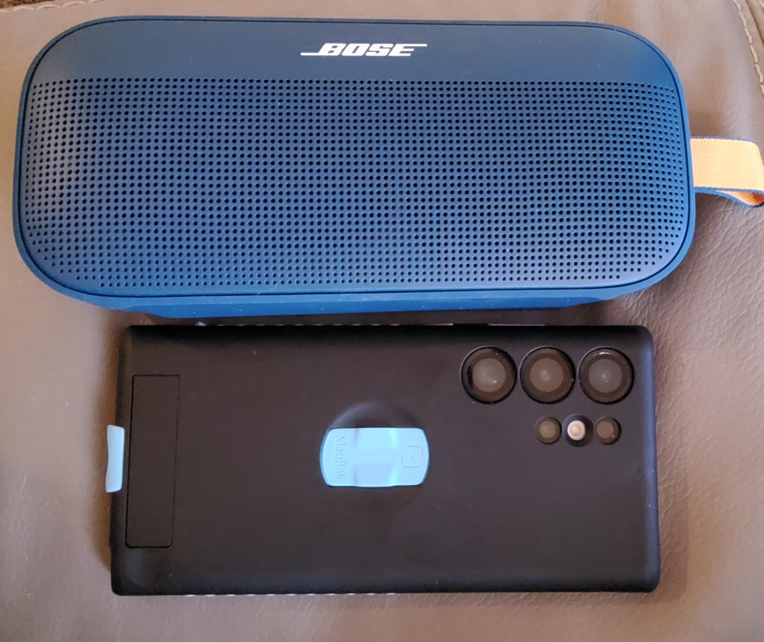 Bose SoundLink Flex Portable Bluetooth Speaker (2nd Gen), Portable Outdoor Speaker with Hi-Fi Audio, Up to 12 Hours Battery Life, Waterproof and Dustproof, Black Customer Review Bose SoundLink Flex Portable Bluetooth Speaker (2nd Gen), Portable Outdoor Speaker with Hi-Fi Audio, Up to 12 Hours Battery Life, Waterproof and Dustproof, Black - Customer Photo 1