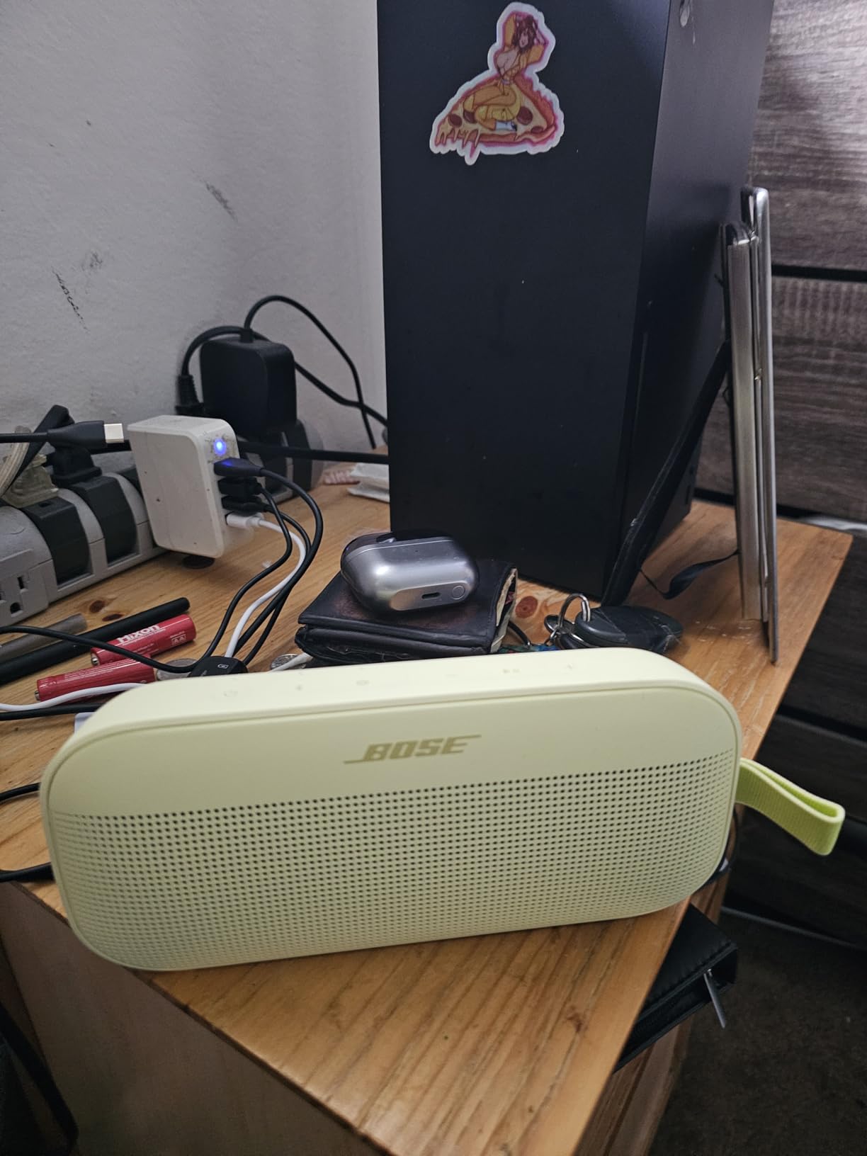 Bose SoundLink Flex Bluetooth Speaker (2nd Gen) - Portable Outdoor Speaker with Hi-Fi Audio, Waterproof and Dustproof, USB-C, Up to 12 Hours Battery Life, Black customer photo 2