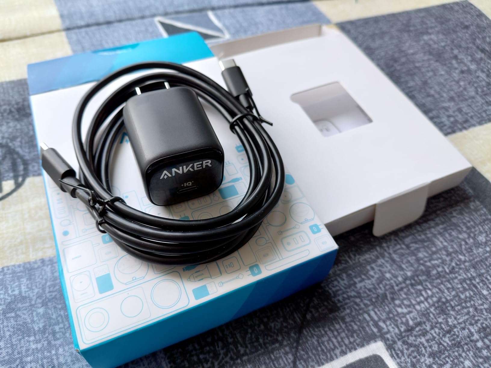 Anker 25W USB C Charger Block, Compact and Foldable, Supports PPS Fast Charging for Galaxy S24/Z Fold/Z Flip/Tab, iPhone 17/16 Series, iPad (Black, 1pack with Cable) Customer Review Anker 25W USB C Charger Block, Compact and Foldable, Supports PPS Fast Charging for Galaxy S24/Z Fold/Z Flip/Tab, iPhone 17/16 Series, iPad (Black, 1pack with Cable) - Customer Photo 2