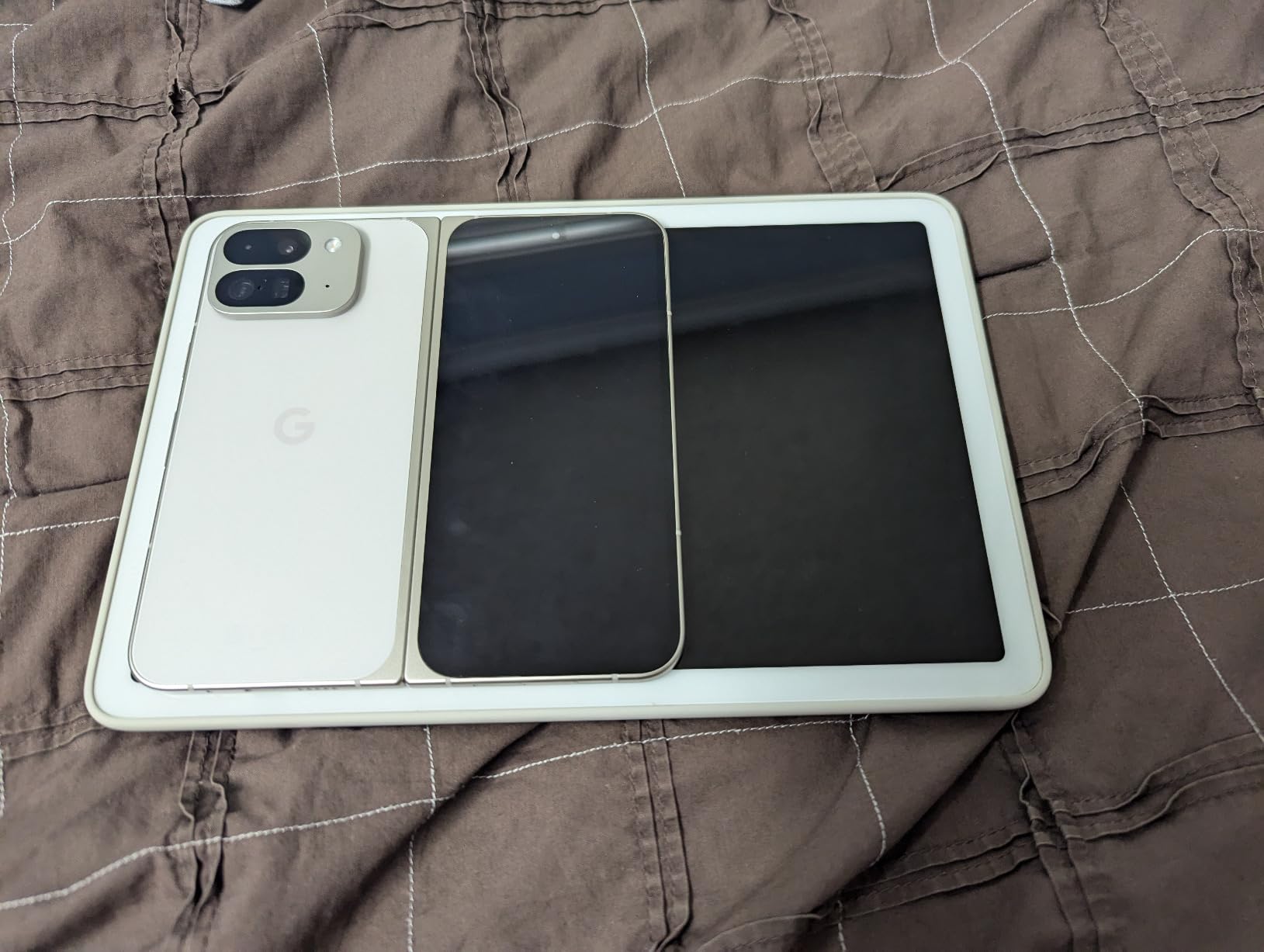 Google Pixel 9 Pro Fold - Unlocked Android Smartphone with Gemini - Advanced Triple Rear Camera System - Foldable Display - Hands-Free Video - Obsidian - 256 GB - Customer Photo 2