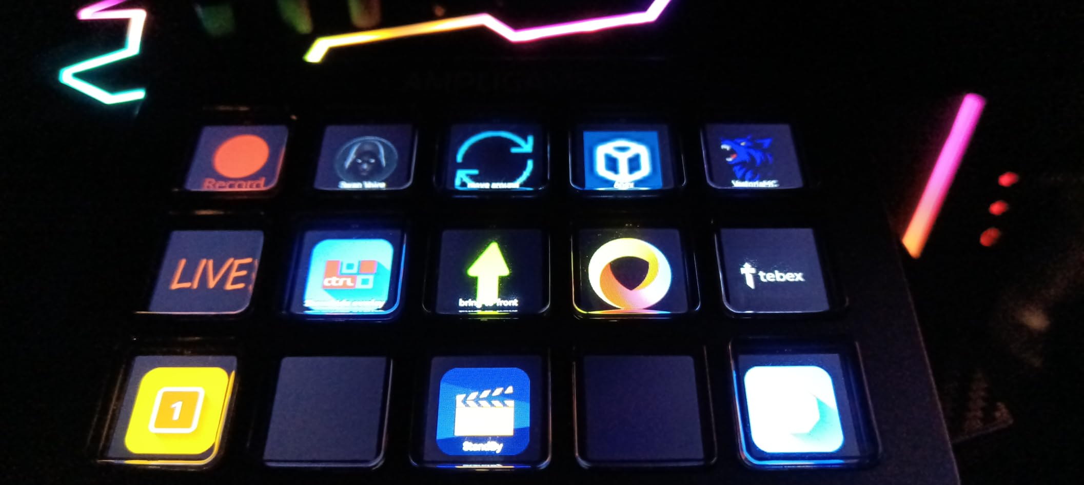 Fifine AmpliGame Stream Controller with 15 Macro Keys, Streaming Keyboard with Trigger Actions in OBS/Twitch/YouTube/Streamlabs, Shortcut Buttons Keypad Works with Mac and PC-D6 - Customer Photo 3