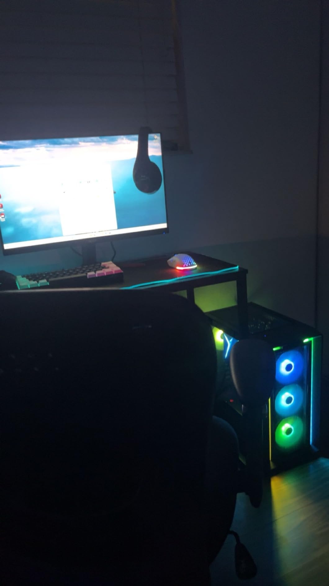 Skytech Nebula Gaming PC Desktop, Ryzen 5 5600 3.5 Ghz (4.4GHz Turbo Boost), NVIDIA RTX 3050 6GB GDDR6, 1TB SSD, 16GB DDR4 RAM 3200, 650W Gold PSU, Wi-Fi, Win 11 Home - Customer Photo 2