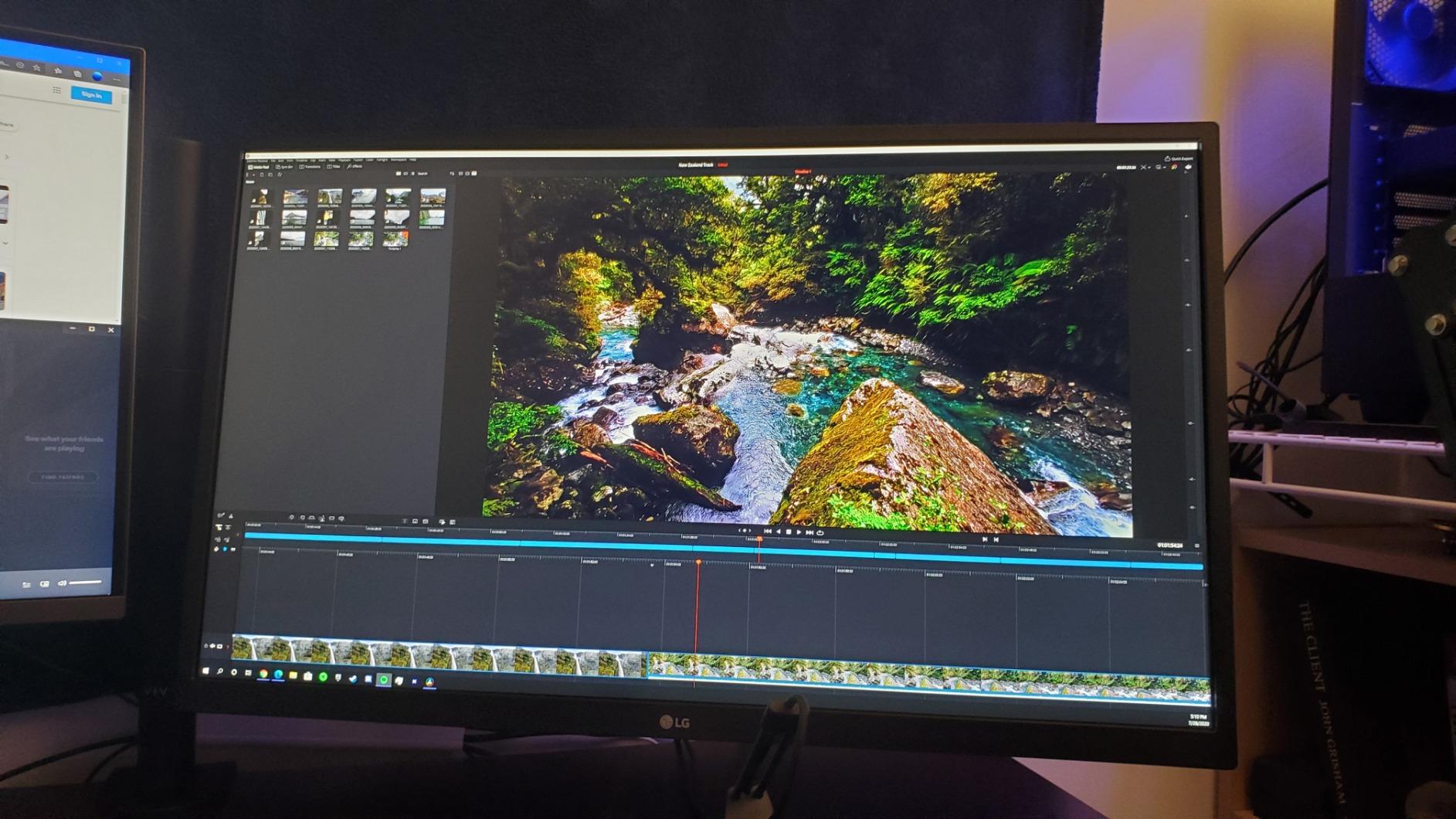 LG 27US500-W Ultrafine Monitor 27-Inch 4K UHD (3840x2160) HDR10 IPS Borderless Design Reader Mode Flicker Safe Switch App HDMI DisplayPort - White Customer Review LG 27US500-W Ultrafine Monitor 27-Inch 4K UHD (3840x2160) HDR10 IPS Borderless Design Reader Mode Flicker Safe Switch App HDMI DisplayPort - White - Customer Photo 2