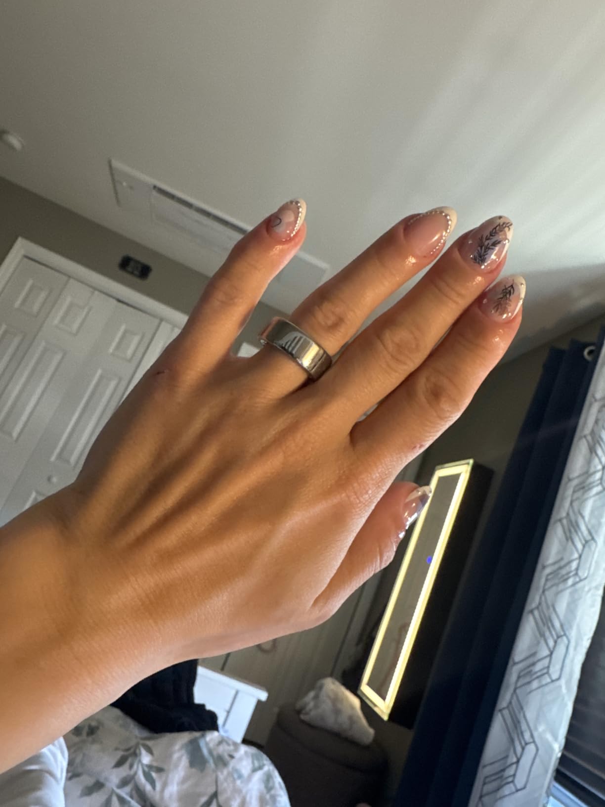 Oura Ring 4 - Silver - Size 9 - Sleep, Activity, Women's Health, AI Advisor, Up to 8 Days of Battery Life customer photo 1
