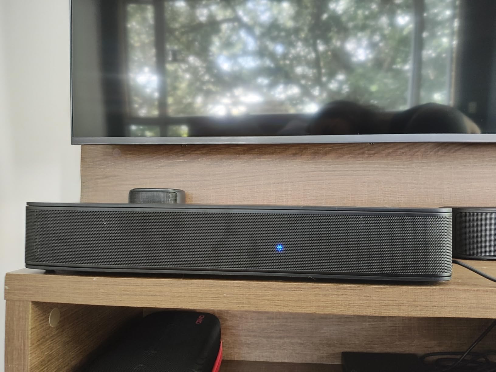 ULTIMEA 2.1ch Compact Sound Bar for TV, Built-in Subwoofer, APP Control, Peak Power 120W, All-in-one PC Sound bar for Game, 16 Inches Bluetooth 5.3 TV Sound Bar, Opt/AUX/Wall Mount, Solo B30 Pro Customer Review ULTIMEA 2.1ch Compact Sound Bar for TV, Built-in Subwoofer, APP Control, Peak Power 120W, All-in-one PC Sound bar for Game, 16 Inches Bluetooth 5.3 TV Sound Bar, Opt/AUX/Wall Mount, Solo B30 Pro - Customer Photo 1