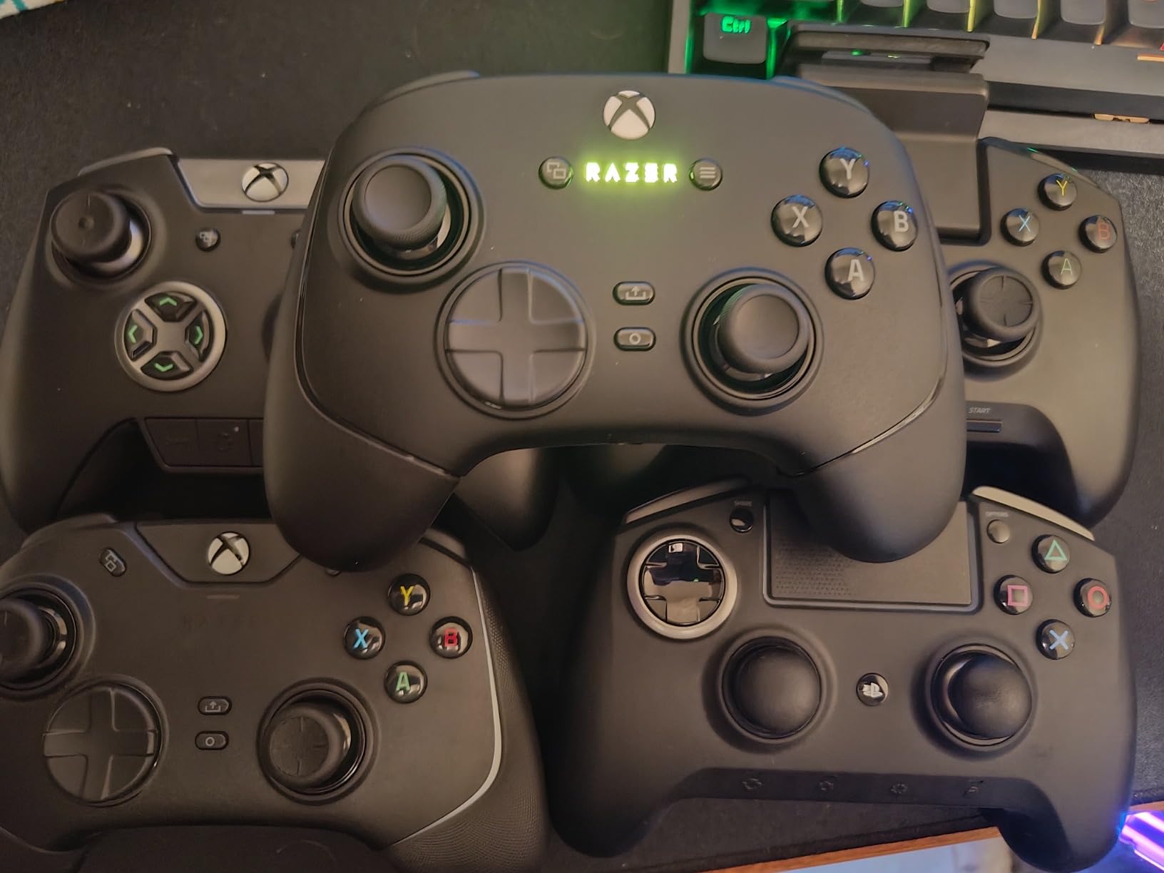 Razer Wolverine V3 Pro Wireless Gaming Controller: Licensed for Xbox Series X|S, Xbox One, Windows PC - 6 Remappable Buttons - Fast Triggers - Customizable Thumbsticks - Wired Tournament Mode - Black - Customer Photo 1