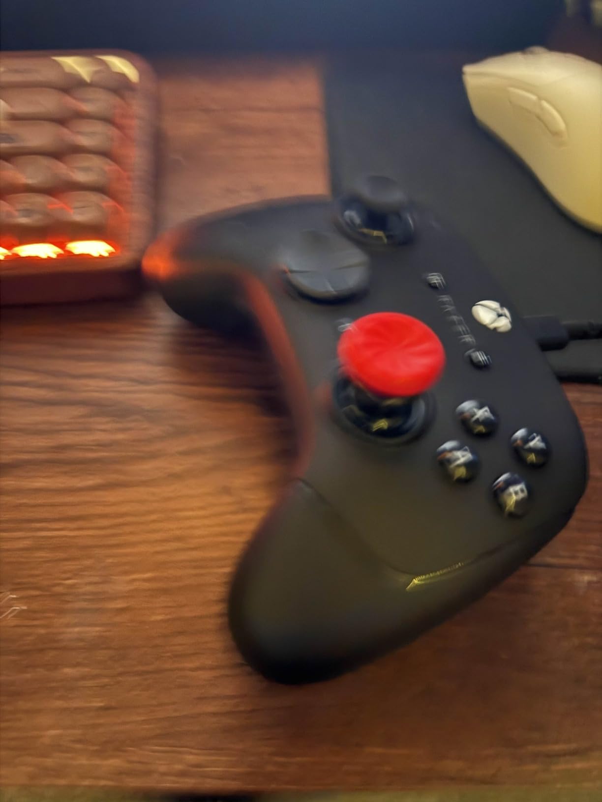Razer Wolverine V3 Pro Wireless Gaming Controller: Licensed for Xbox Series X|S, Xbox One, Windows PC - 6 Remappable Buttons - Fast Triggers - Customizable Thumbsticks - Wired Tournament Mode - Black - Customer Photo 2