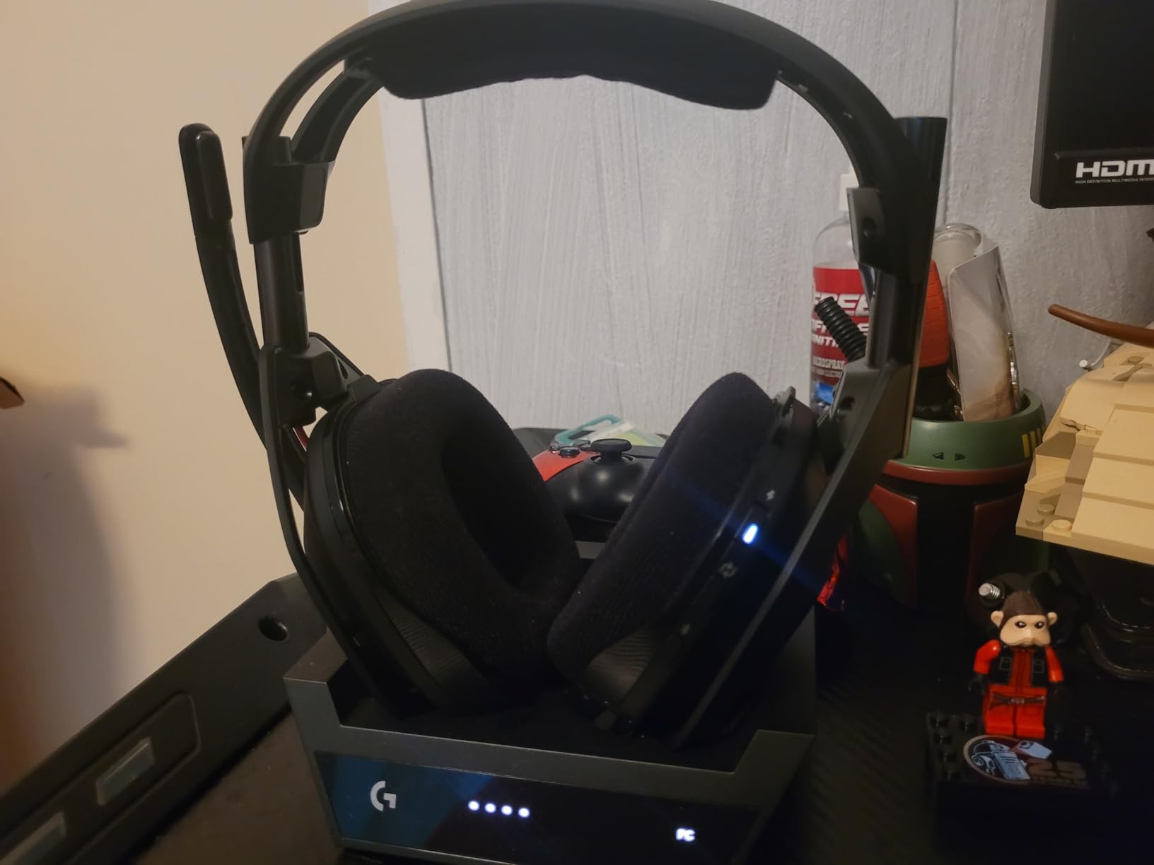 Logitech G Astro A50 Multi-Platform Wireless Gaming Headset + Base Station for PS5/Xbox/PC: PLAYSYNC Audio Switcher, 24hr Battery, 2.4GHz & BT customer photo 2