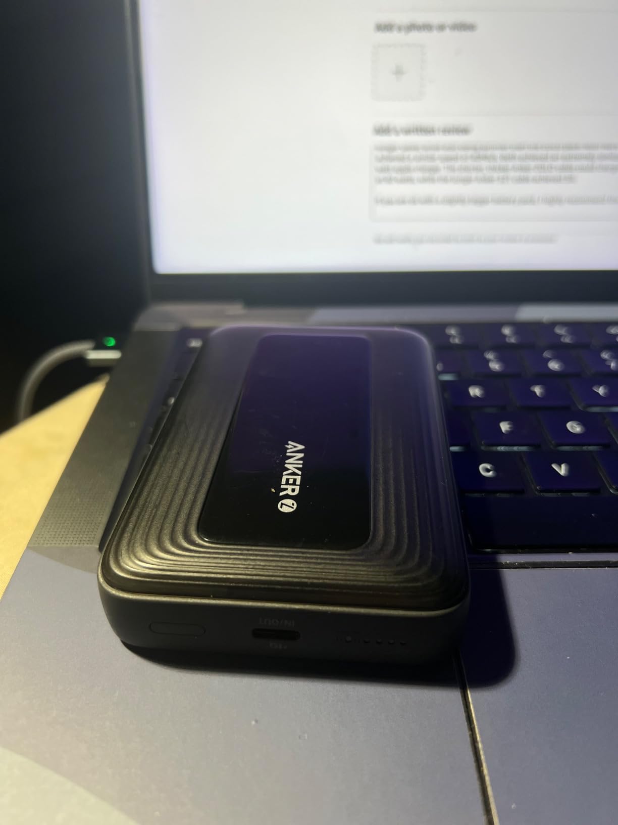 Anker Zolo Magnetic Power Bank, Compact 10,000mAh Wireless Portable Charger with 30W Max Fast Charging, Skin-Friendly and Durable Battery Pack, for iPhone 16/15/14 Series, AirPods, and More - Customer Photo 1