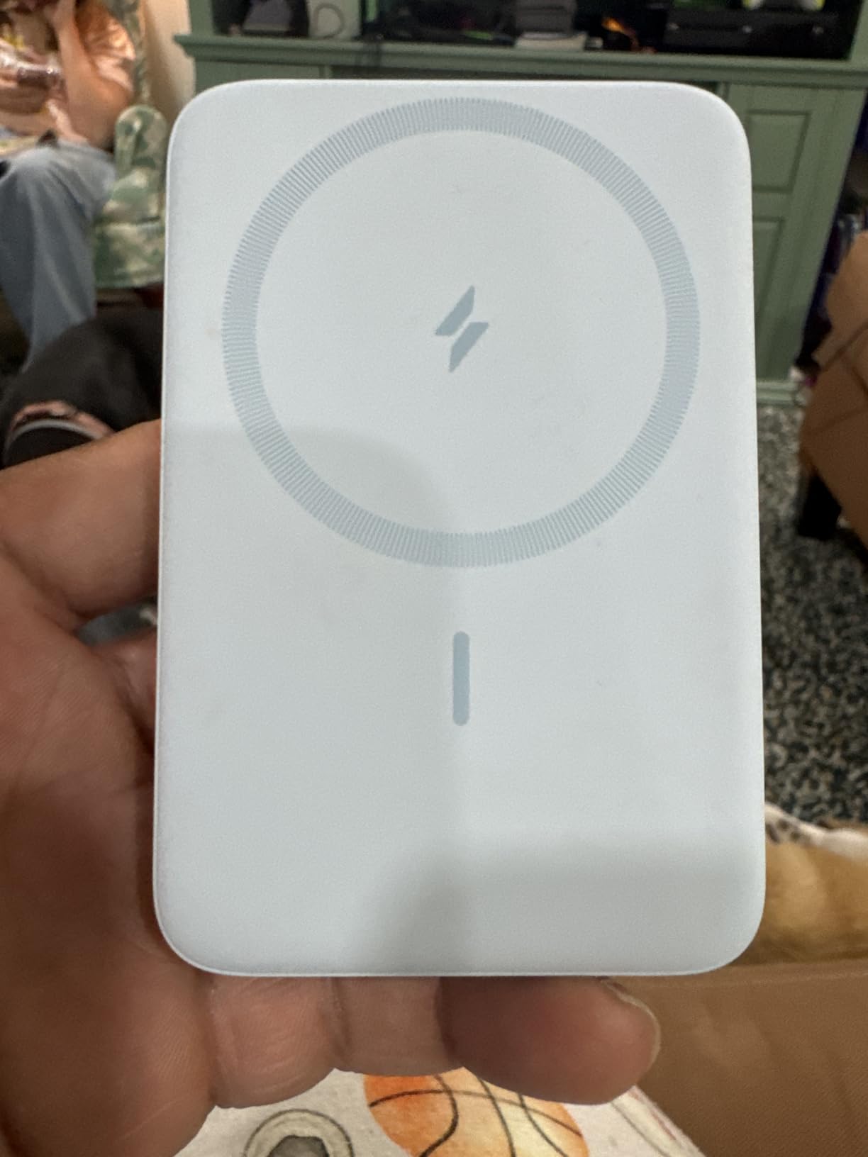 Anker Zolo Magnetic Power Bank, Compact 10,000mAh Wireless Portable Charger with 30W Max Fast Charging, Skin-Friendly and Durable Battery Pack, for iPhone 16/15/14 Series, AirPods, and More - Customer Photo 3