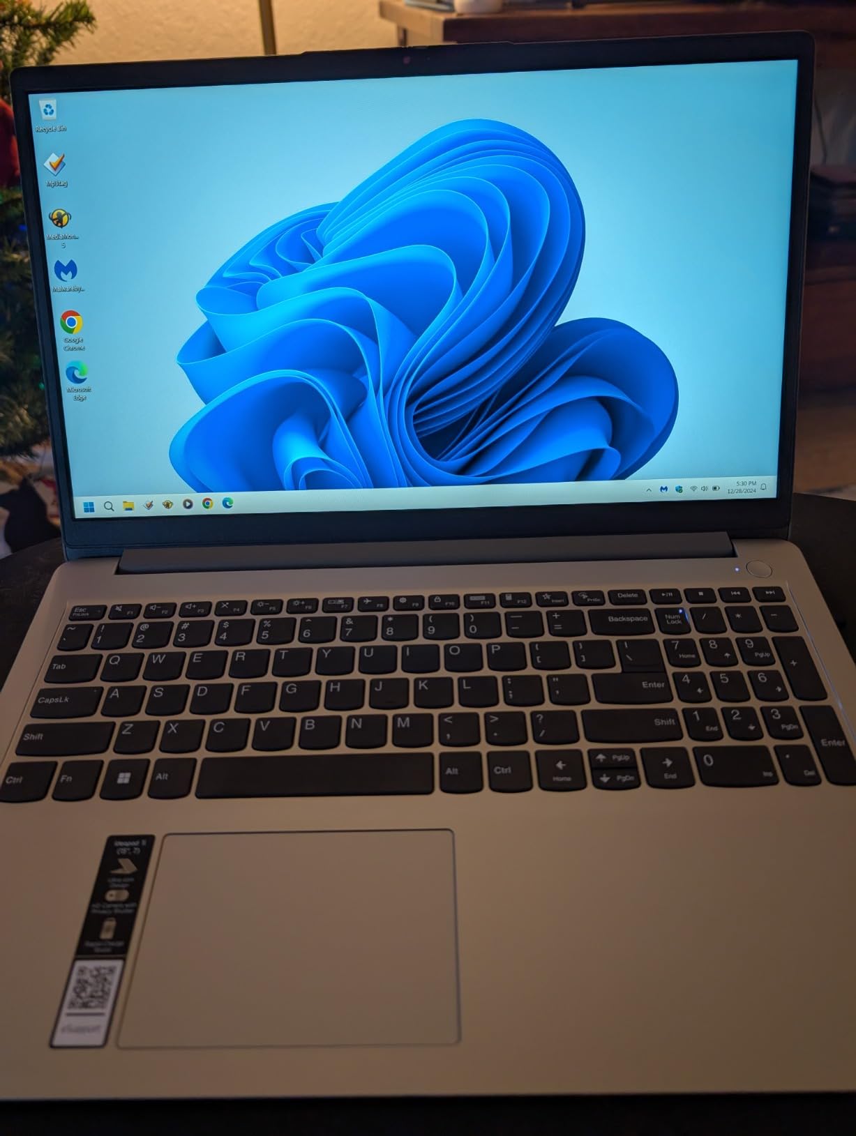 Lenovo 2024 IdeaPad 1 Gen 7 Laptop, 15.6 Lenovo 2024 IdeaPad 1 Gen 7 Laptop, 15.6