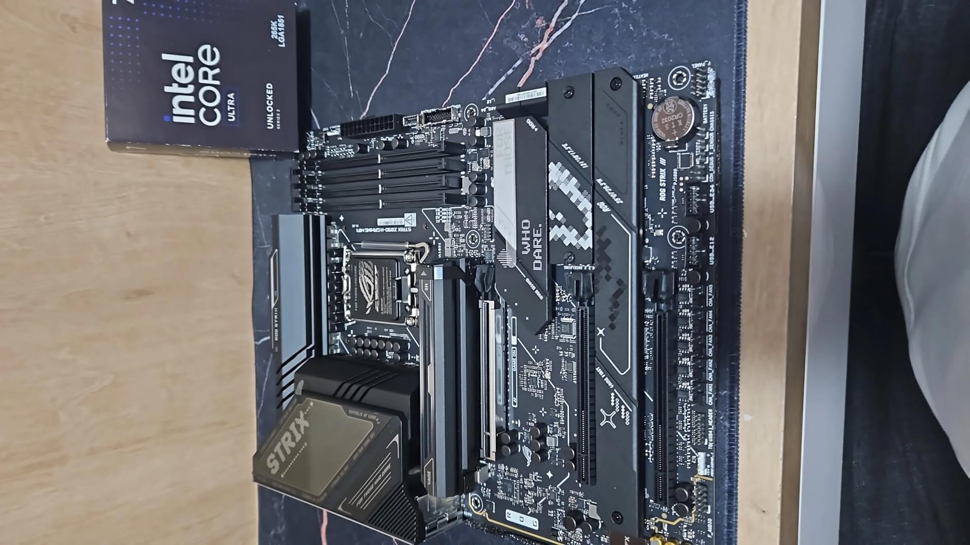 Intel Core Ultra 7 Desktop Processor 265K - 20 cores (8 P-cores + 12 E-cores) up to 5.5 GHz - Customer Photo 1