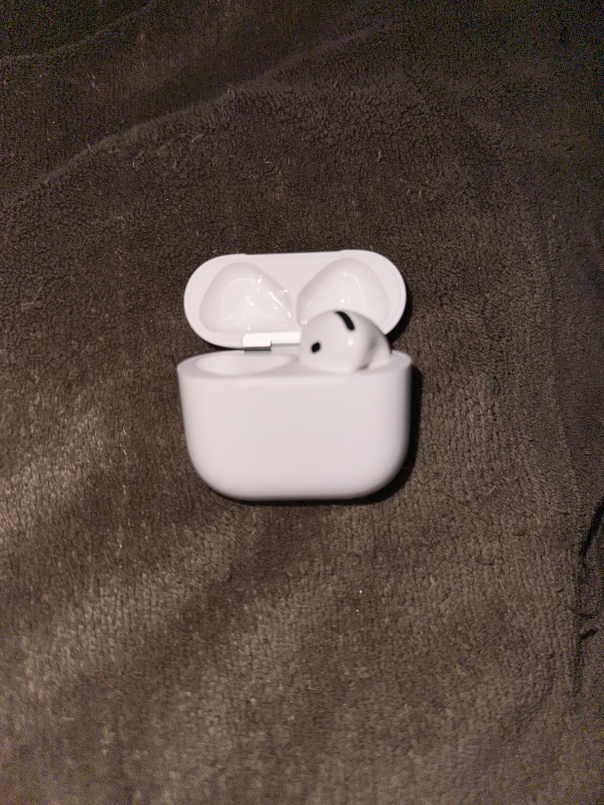 AirPods 4 Wireless Earbuds, Bluetooth Headphones, Personalized Spatial Audio, Sweat and Water Resistant, USB-C Charging Case, H2 Chip, Up to 30 Hours of Battery Life, Effortless Setup for iPhone customer photo 2