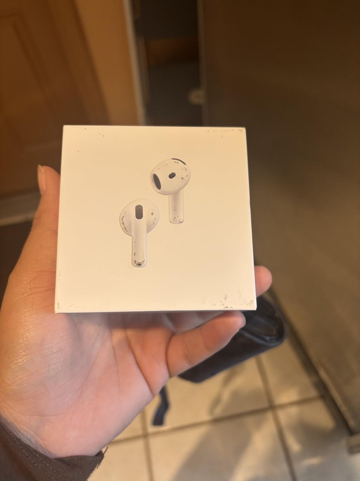 Apple AirPods 4 Wireless Earbuds, Bluetooth Headphones, Personalized Spatial Audio, Sweat and Water Resistant, USB-C Charging Case, H2 Chip, Up to 30 Hours of Battery Life, Effortless Setup for iPhone Customer Review Apple AirPods 4 Wireless Earbuds, Bluetooth Headphones, Personalized Spatial Audio, Sweat and Water Resistant, USB-C Charging Case, H2 Chip, Up to 30 Hours of Battery Life, Effortless Setup for iPhone - Customer Photo 5