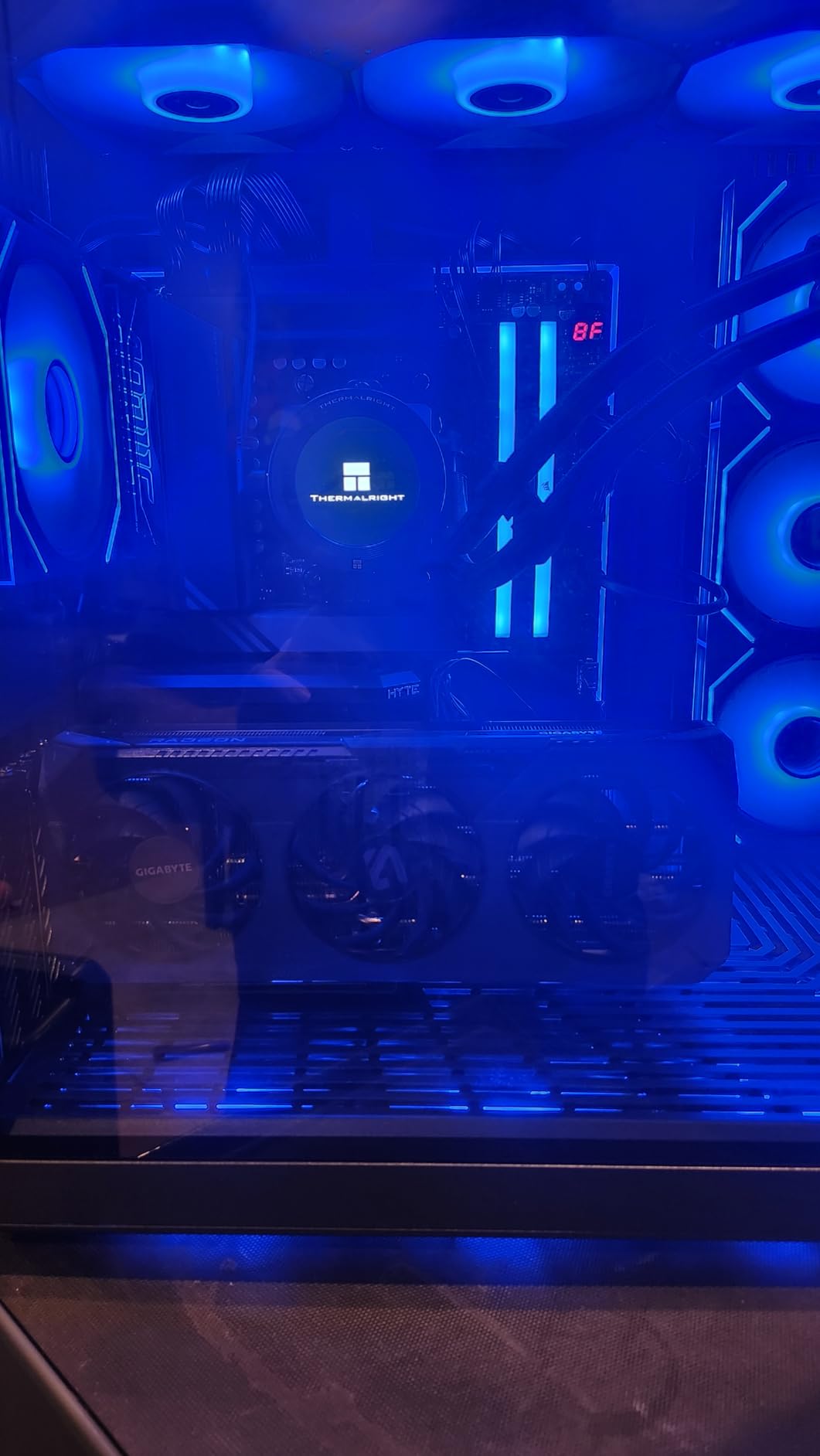 GIGABYTE X870E AORUS Elite WIFI7 AMD AM5 LGA 1718 Motherboard, ATX, DDR5, 4X M.2, PCIe 5.0, USB4, WIFI7, 2.5GbE LAN, EZ-Latch, 5-Year Warranty - Customer Photo 1