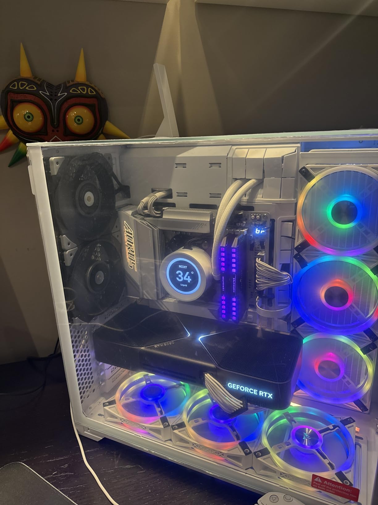 GIGABYTE X870E AORUS PRO ICE AMD AM5 LGA 1718 Motherboard, ATX, DDR5, 4X M.2, PCIe 5.0, USB4, WIFI7, 2.5GbE LAN, EZ-Latch, 5-Year Warranty - Customer Photo 2