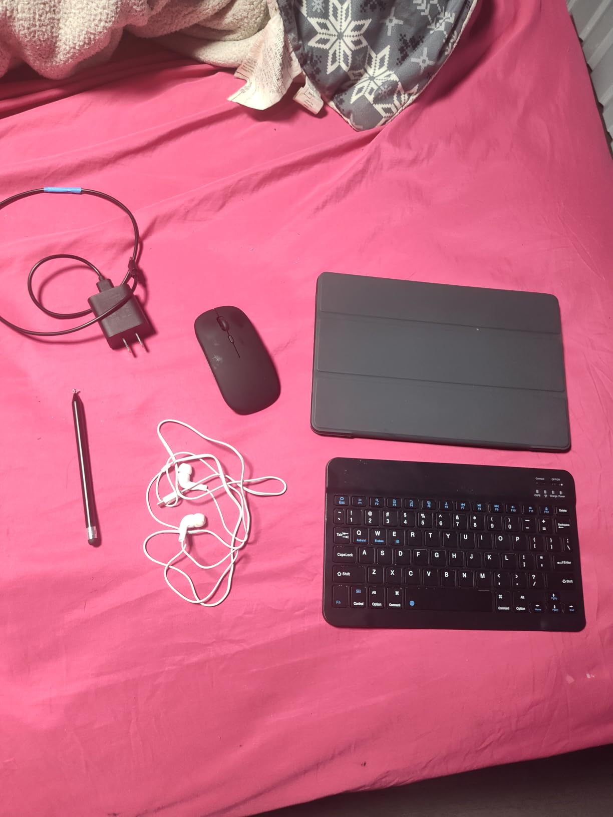 Android Tablet, 14GB RAM+64GB ROM (TF 1TB), 11 inch Android 14 Octa-Core, 6800mAh, Widevine L1, WiFi 6, 8 in 1 Tablet with Keyboard, Mouse, Protective Case, Stylus, Headset, Charger- Black - Customer Photo 5