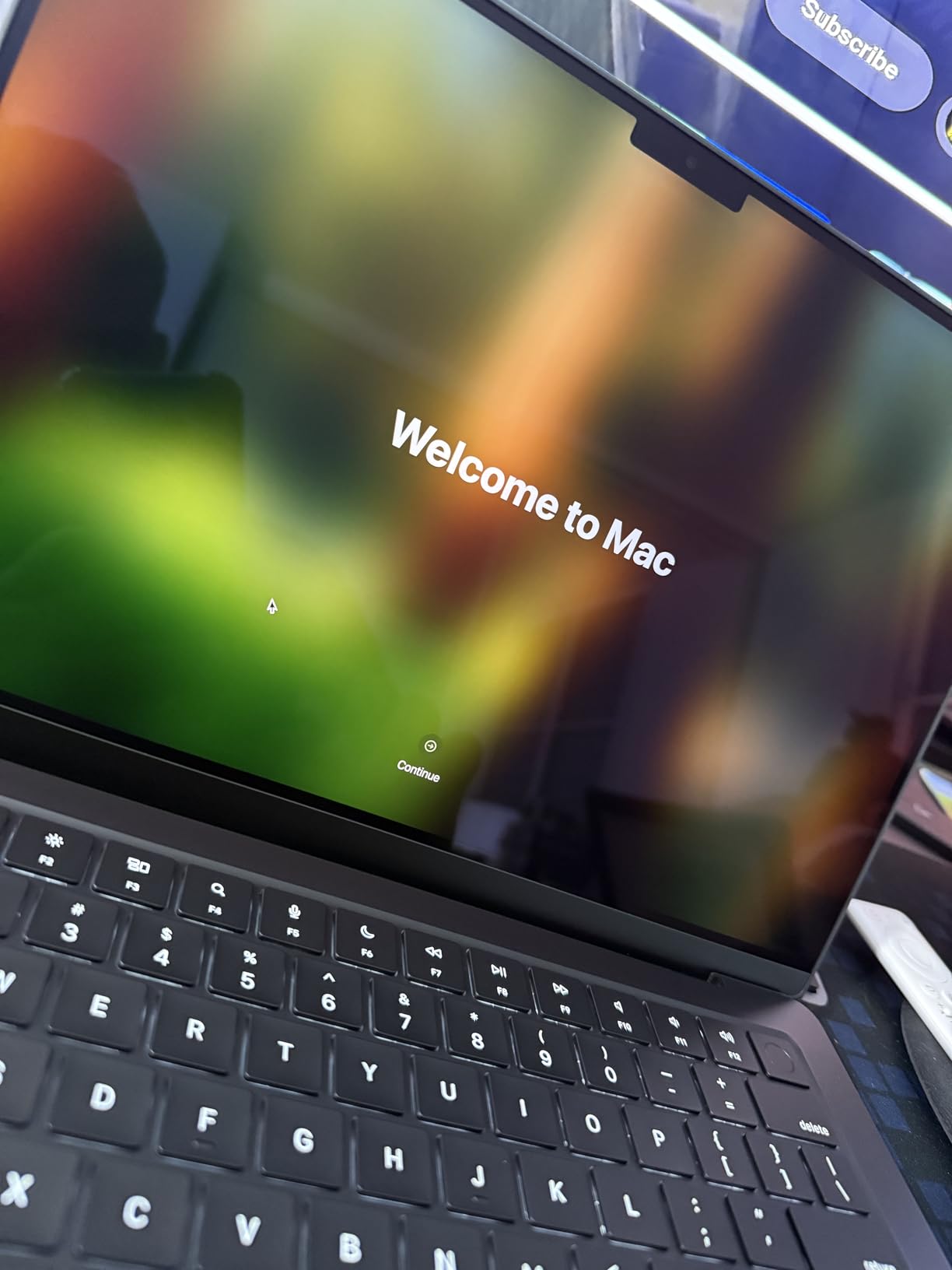 Apple 2024 MacBook Pro Laptop with M4 Max, 14‑core CPU, 32‑core GPU: Built for Apple Intelligence, 14.2-inch Liquid Retina XDR Display, 36GB Unified Memory, 1TB SSD Storage; Space Black - Customer Photo 2