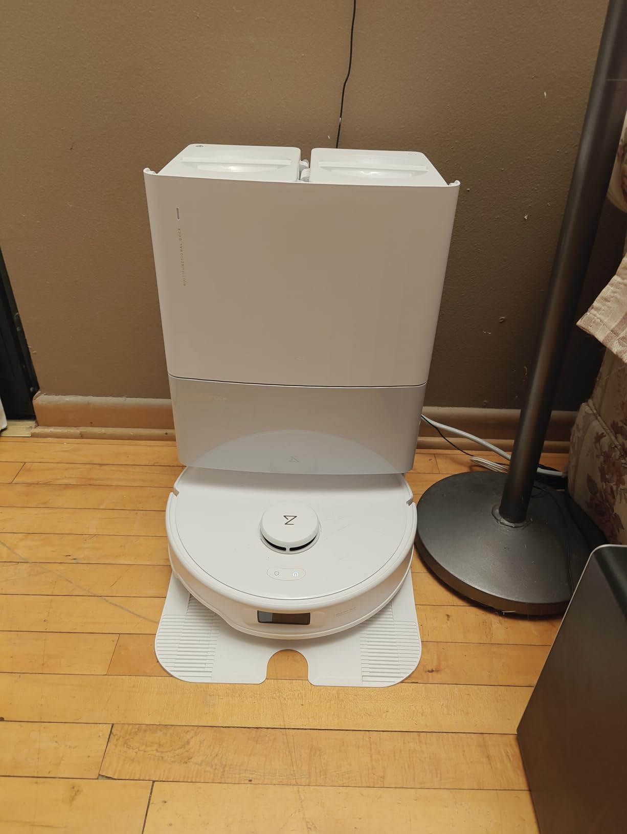 Roborock Qrevo Edge S5A Robot Vacuum and Mop, 17,000Pa, Zero-Tangling, DuoDivide Main Brush, FlexiArm Side Brush, Hot Water Mop Washing & Self-Cleaning, Warm Air Drying, Self-Emptying, White - Customer Photo 1