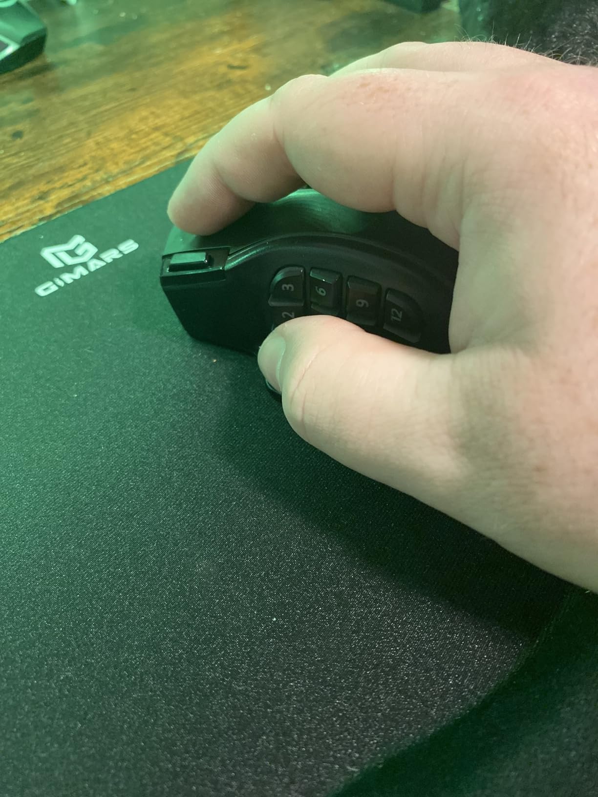 Redragon Gaming Mouse, MMO Gaming Mouse UP 12400 DPI, 19 Macro Programmable Buttons, RGB Mouse with 12 Side Buttons, 8 * 2.4g Weight Tuning for PC Laptop MOBA FPS, White Customer Review Redragon Gaming Mouse, MMO Gaming Mouse UP 12400 DPI, 19 Macro Programmable Buttons, RGB Mouse with 12 Side Buttons, 8 * 2.4g Weight Tuning for PC Laptop MOBA FPS, White - Customer Photo 4