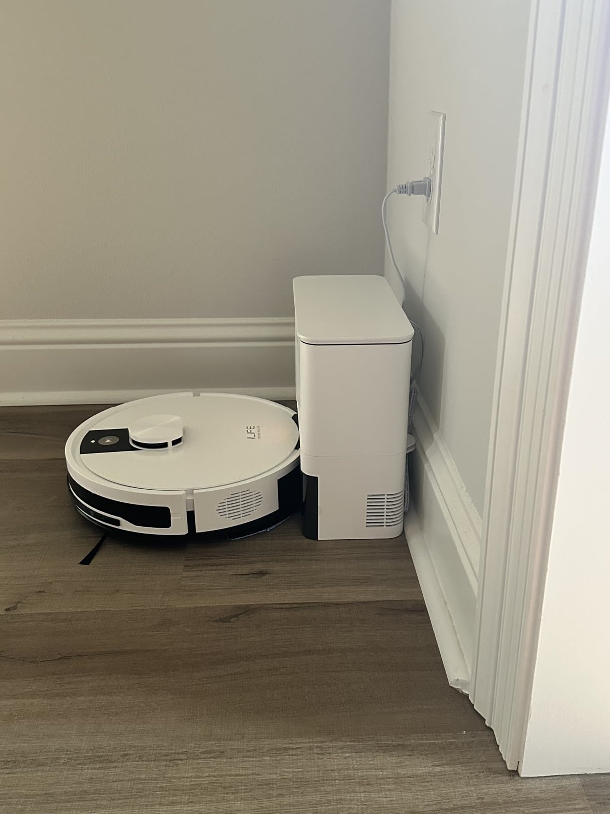 ILIFE A12 Pro Robot Vacuum and Mop Combo, Self Emptying Station for 60 Days, LiDAR Navigation, Home Mapping, No-Go Zones, 2.4G WiFi/App/Alexa/Remote Control, for Hard Floors, 110V customer photo 1