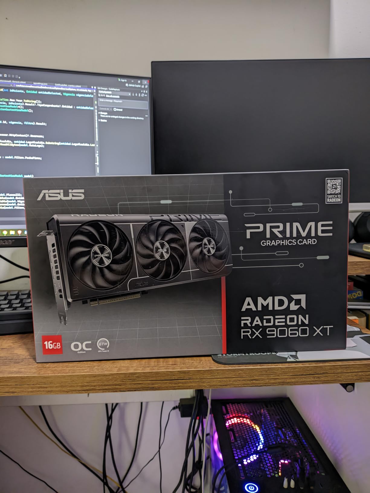 ASUS Prime Radeon™ RX 9070 XT OC Edition Graphics Card (PCIe 5.0, HDMI/DP 2.1, 2.5-Slot Design, axial-tech Fans, Dual Ball Fan Bearings, Dual BIOS, GPU Guard) Customer Review ASUS Prime Radeon™ RX 9070 XT OC Edition Graphics Card (PCIe 5.0, HDMI/DP 2.1, 2.5-Slot Design, axial-tech Fans, Dual Ball Fan Bearings, Dual BIOS, GPU Guard) - Customer Photo 4
