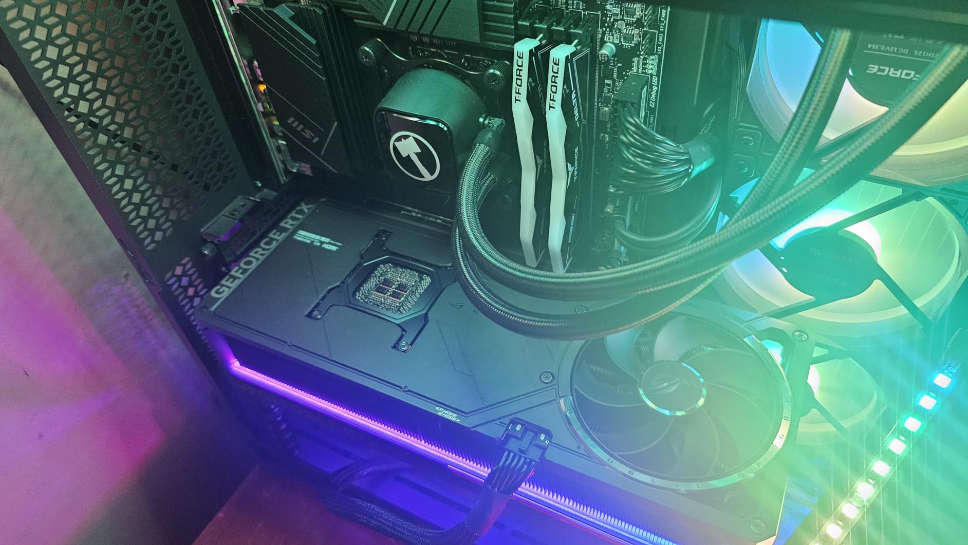ASUS ROG Astral GeForce RTX 5090 32GB GDDR7 OC Edition Gaming Graphics Card | PCIe 5.0, HDMI/DP 2.1, 3.8-slot, 4-fan, Axial-tech Fans, Vapor Chamber, Phase-change GPU Thermal Pad customer photo 2