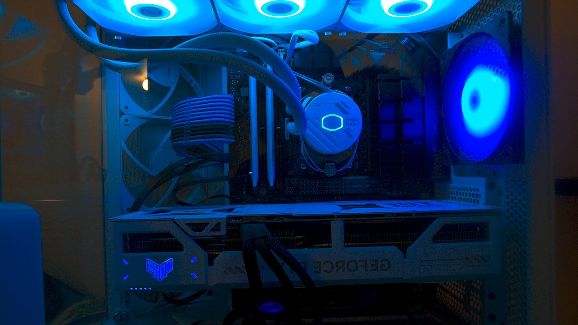 ASUS TUF Gaming GeForce RTX 5070 Ti 16GB GDDR7 OC Edition Gaming Graphics Card (PCIe 5.0, HDMI/DP 2.1, 3.125-slot, Military-Grade Components, Protective PCB Coating, axial-tech Fans) - Customer Photo 4