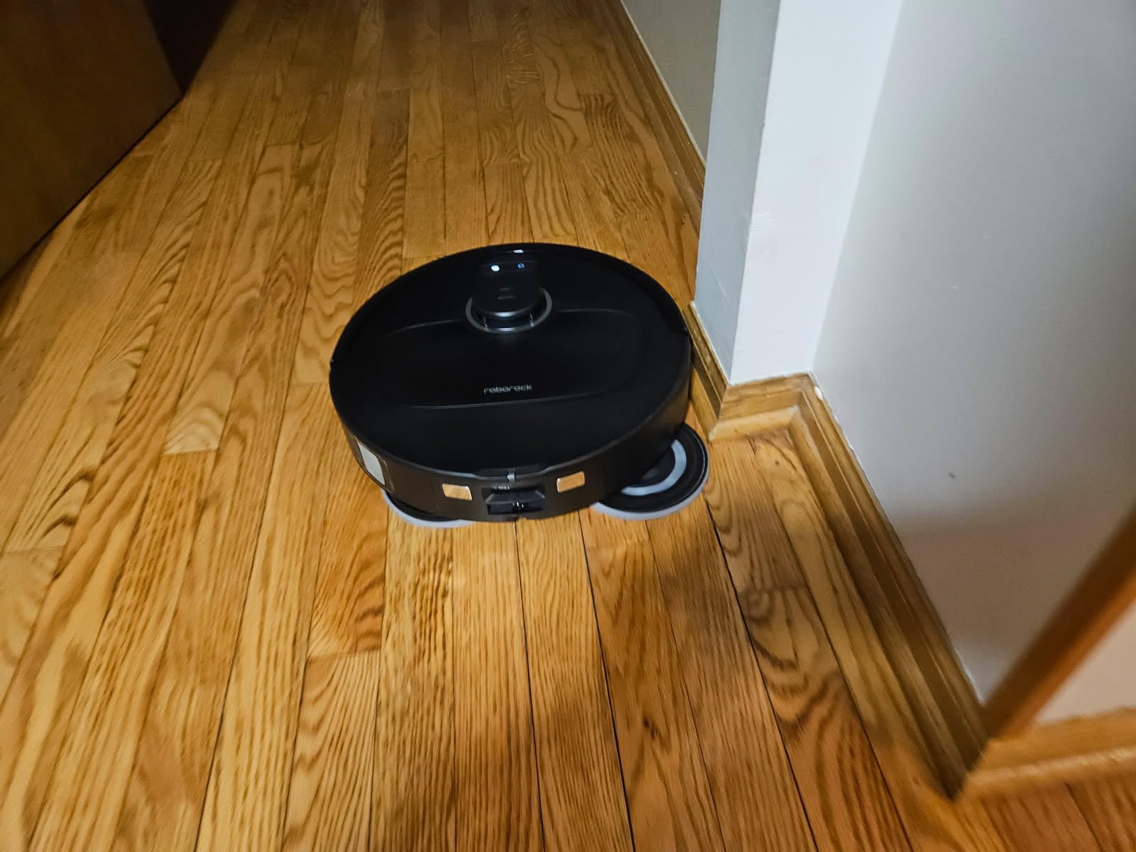 roborock QV 35S Robot Vacuum and Mop, All-in-one Vacuum Cleaner, 10,000Pa Powerful Suction, Self Emptying & Refilling, Self Mop Washing & Air Drying, Anti-Tangle Brushes for Home, Pet Hairs, Black - Customer Photo 1