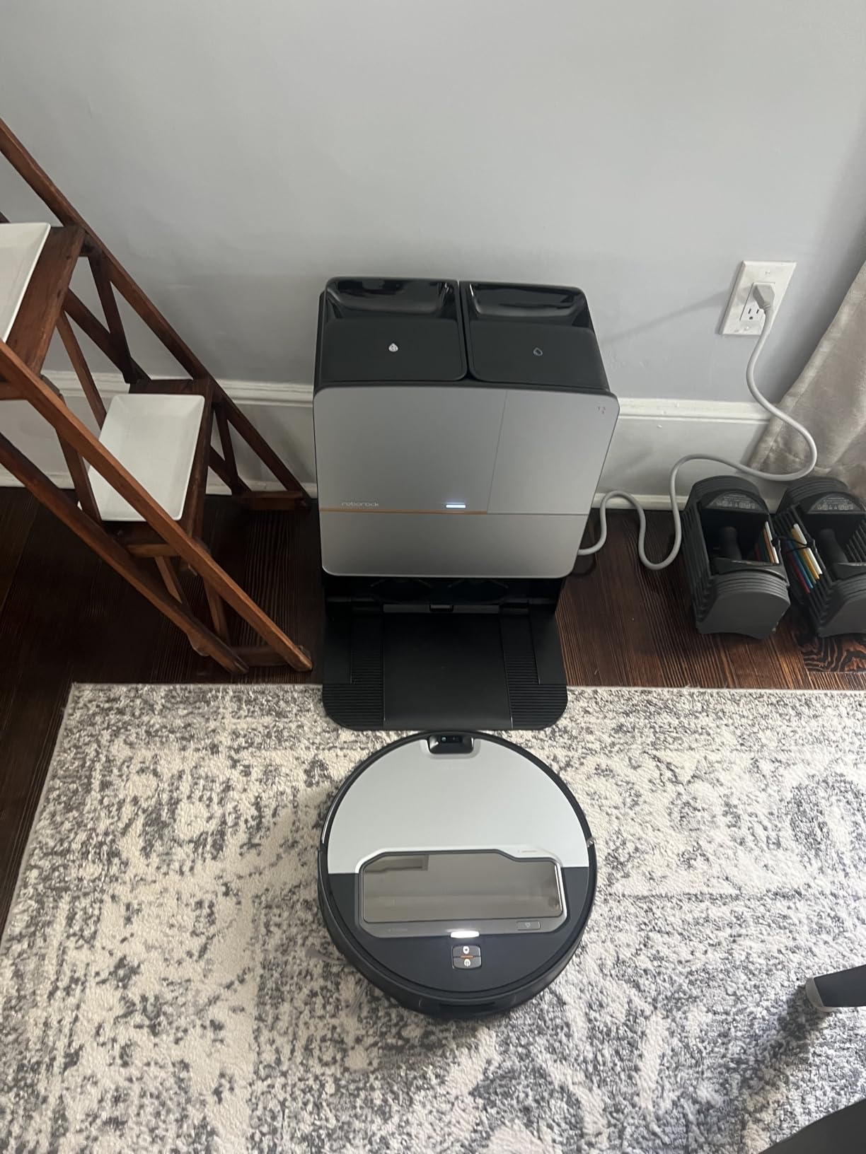 roborock Saros Z70 Robot Vacuum and Mop, OmniGrip Arm, AI-Powered, 22,000Pa Suction, 3.14'' Ultra Slim, FlexiArm Riser Technology, AdaptiLift Chassis, Obstacle Avoidance, Auto Mop Washing & Drying - Customer Photo 3