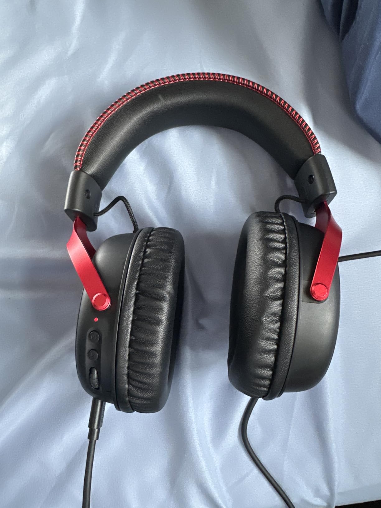 MCHOSE V9 PRO Wireless Gaming Headset 7.1 Surround Sound for PS5 PS4 PC SWITCH TOPSPEED Gaming Headphones, Noise Canceling Mic, 250Hr Battery, Low 15ms Latency, Lightweight, BT 5.3 FPS Games Black&Red - Customer Photo 3